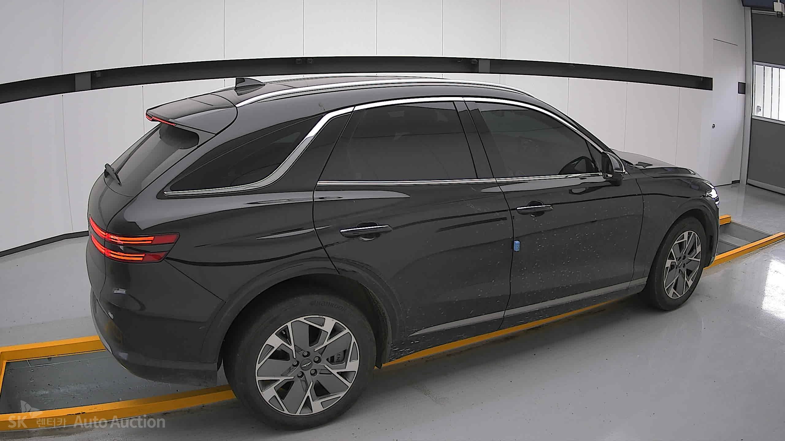 2022 - genesis egv70