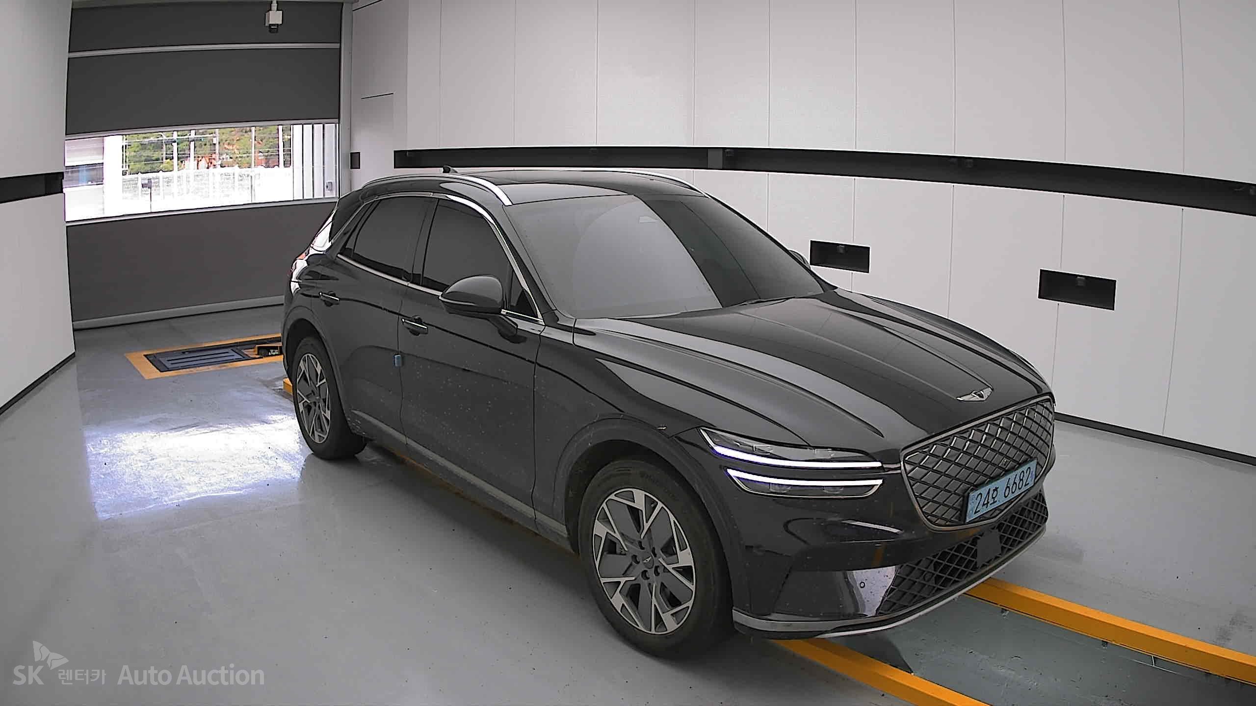 2022 - genesis egv70
