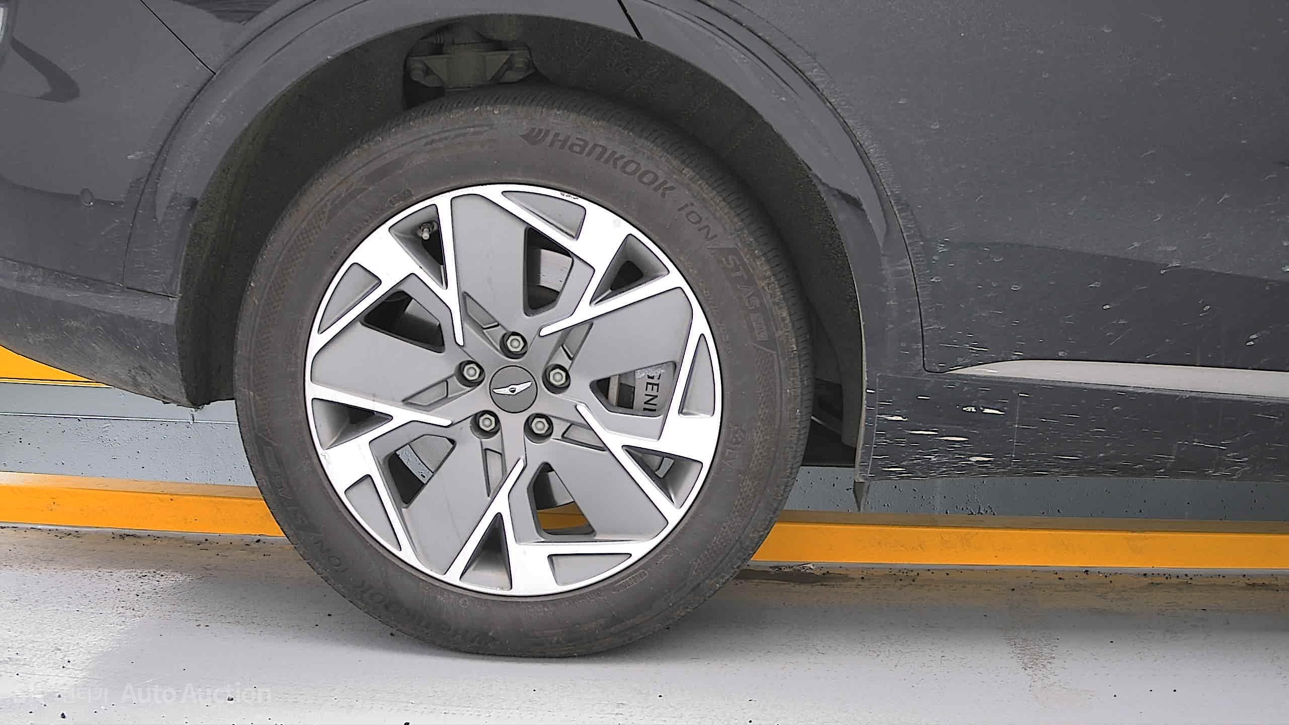 2022 - genesis egv70