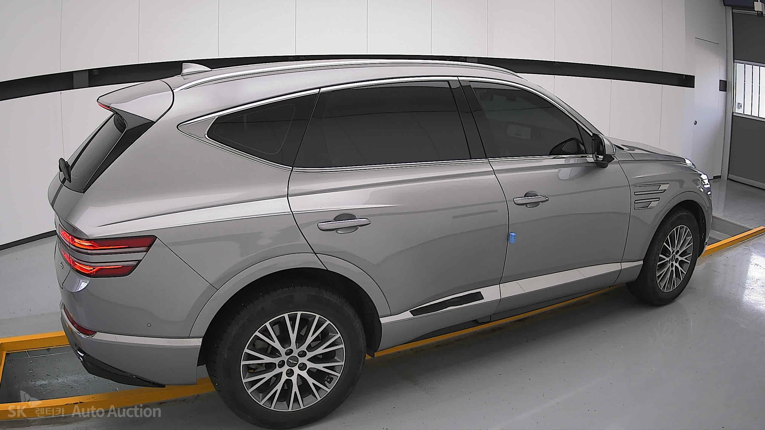 2022 - genesis gv80