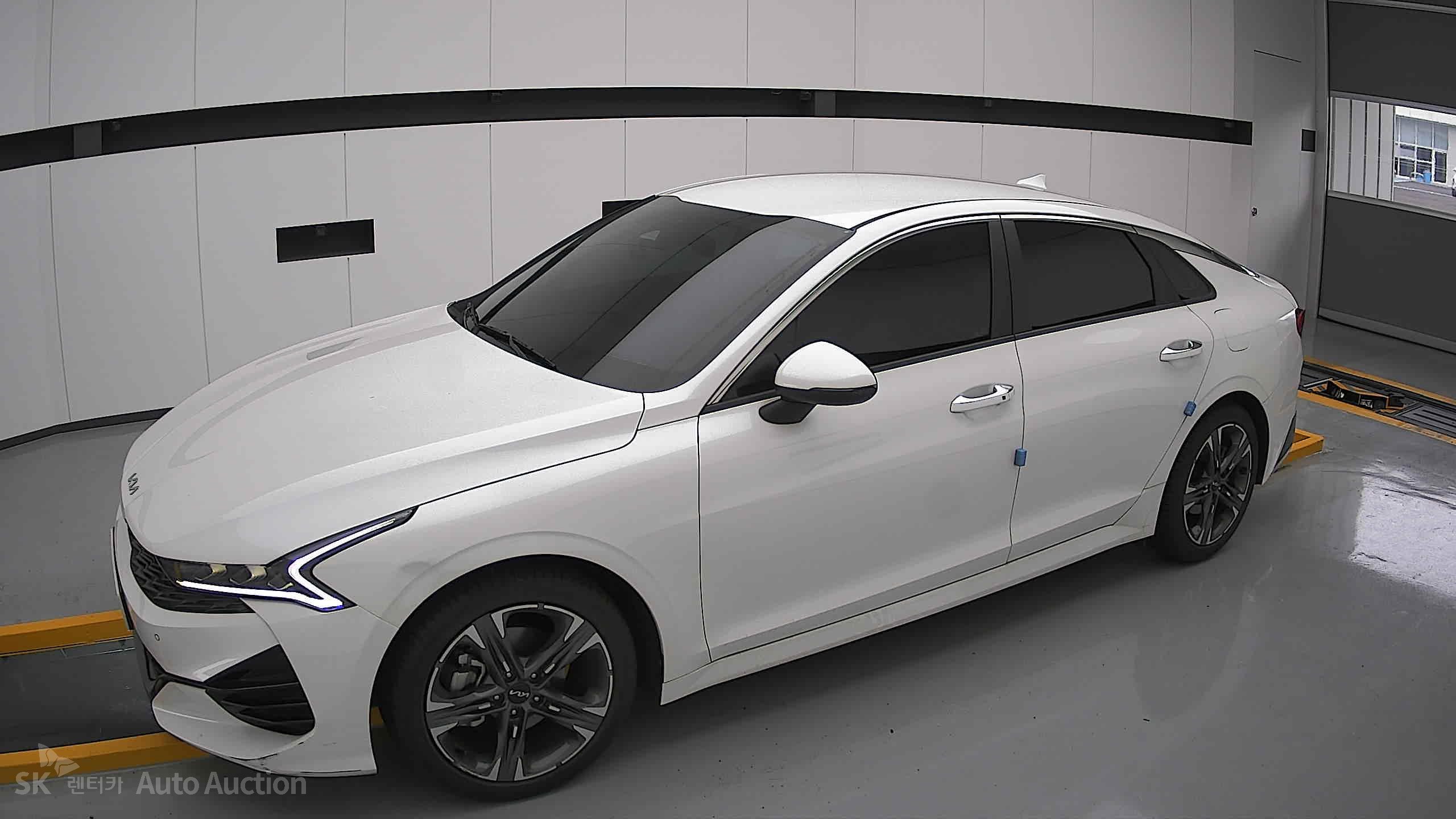 2022 - kia k5