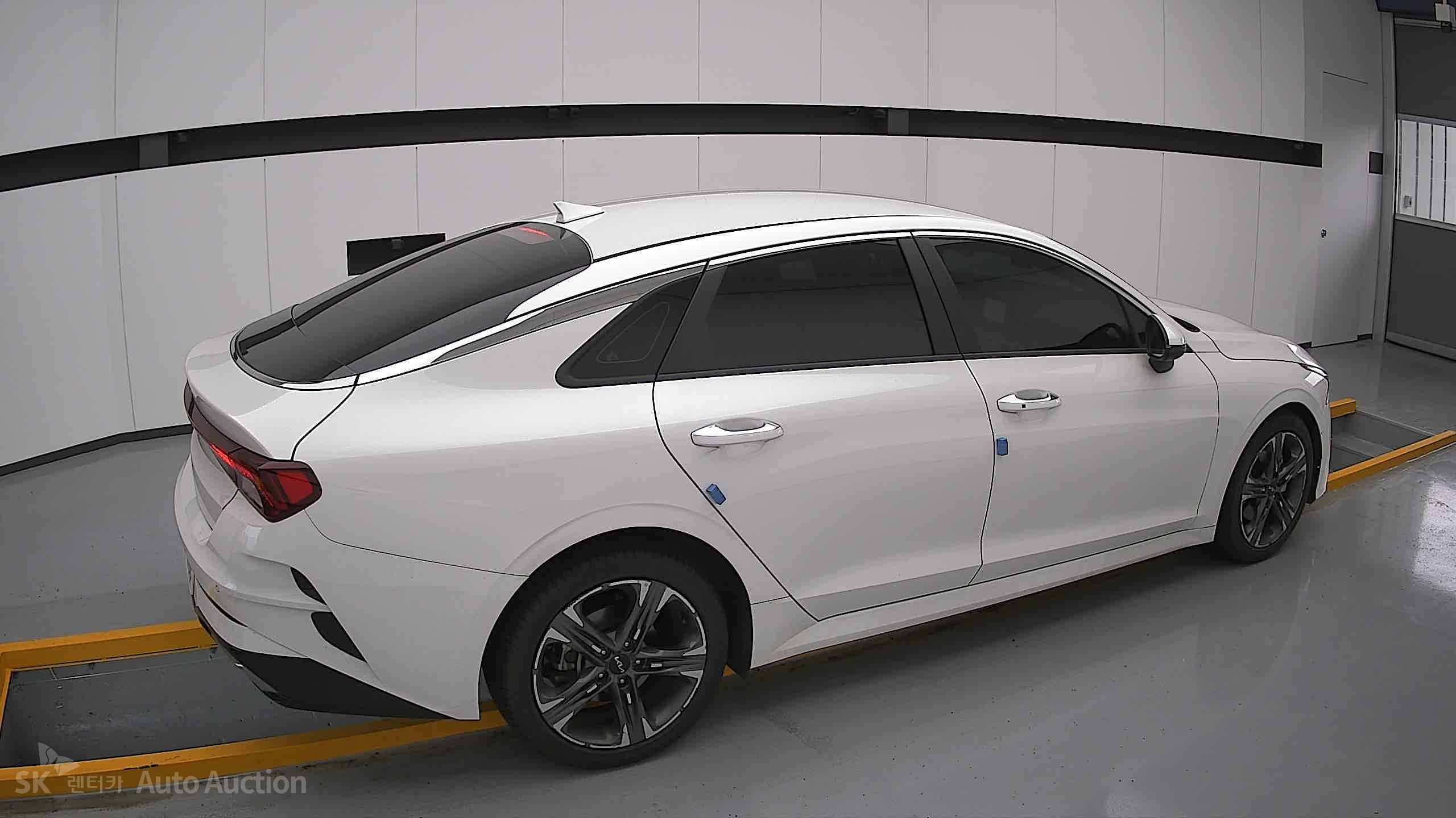 2022 - kia k5