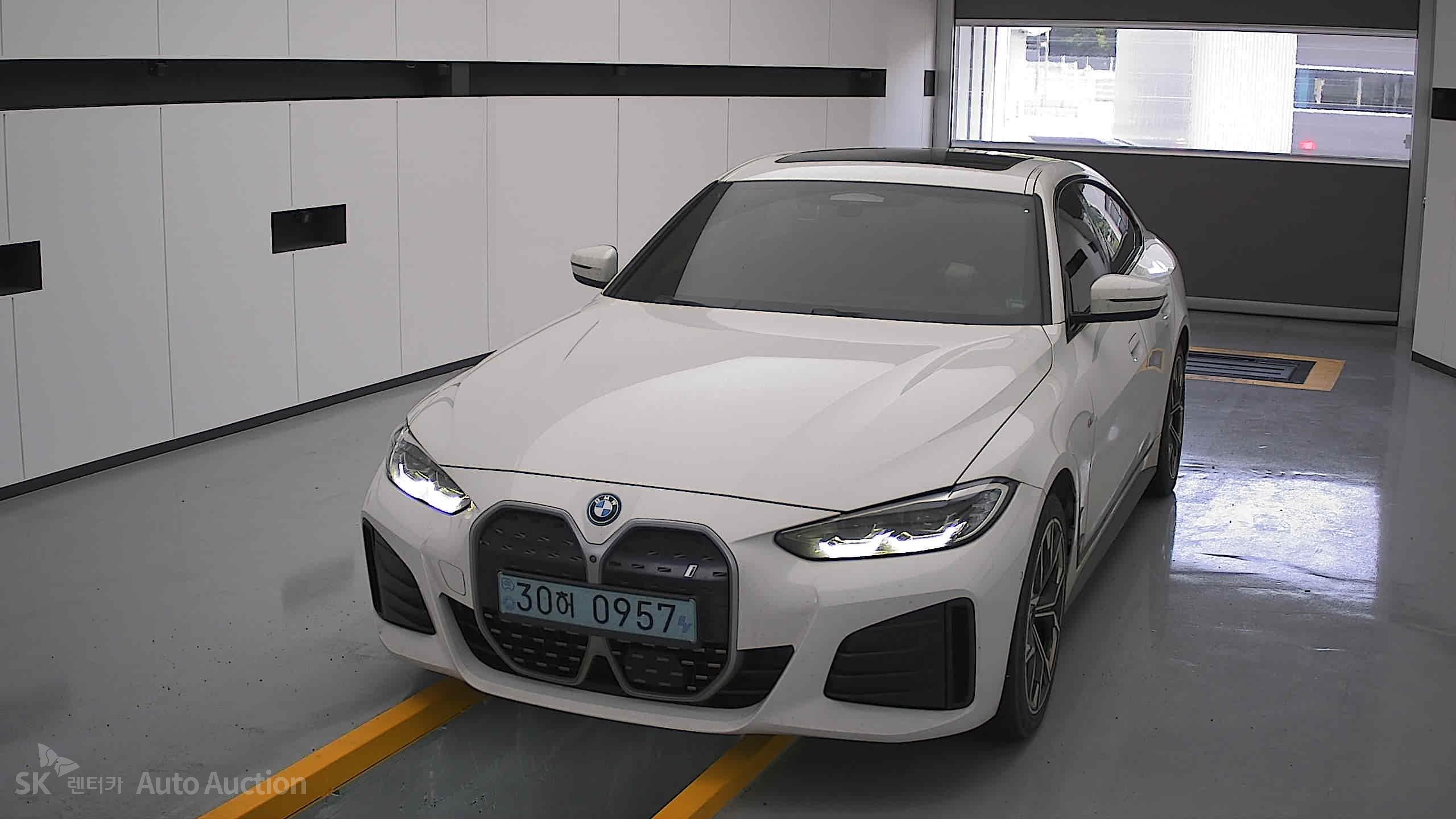 2022 - bmw i4 edrive40