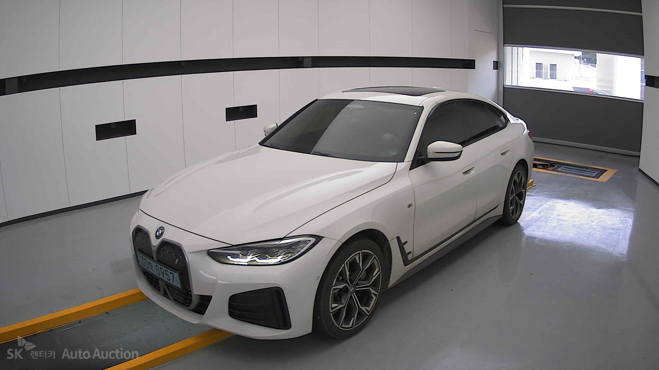 2022 - bmw i4 edrive40