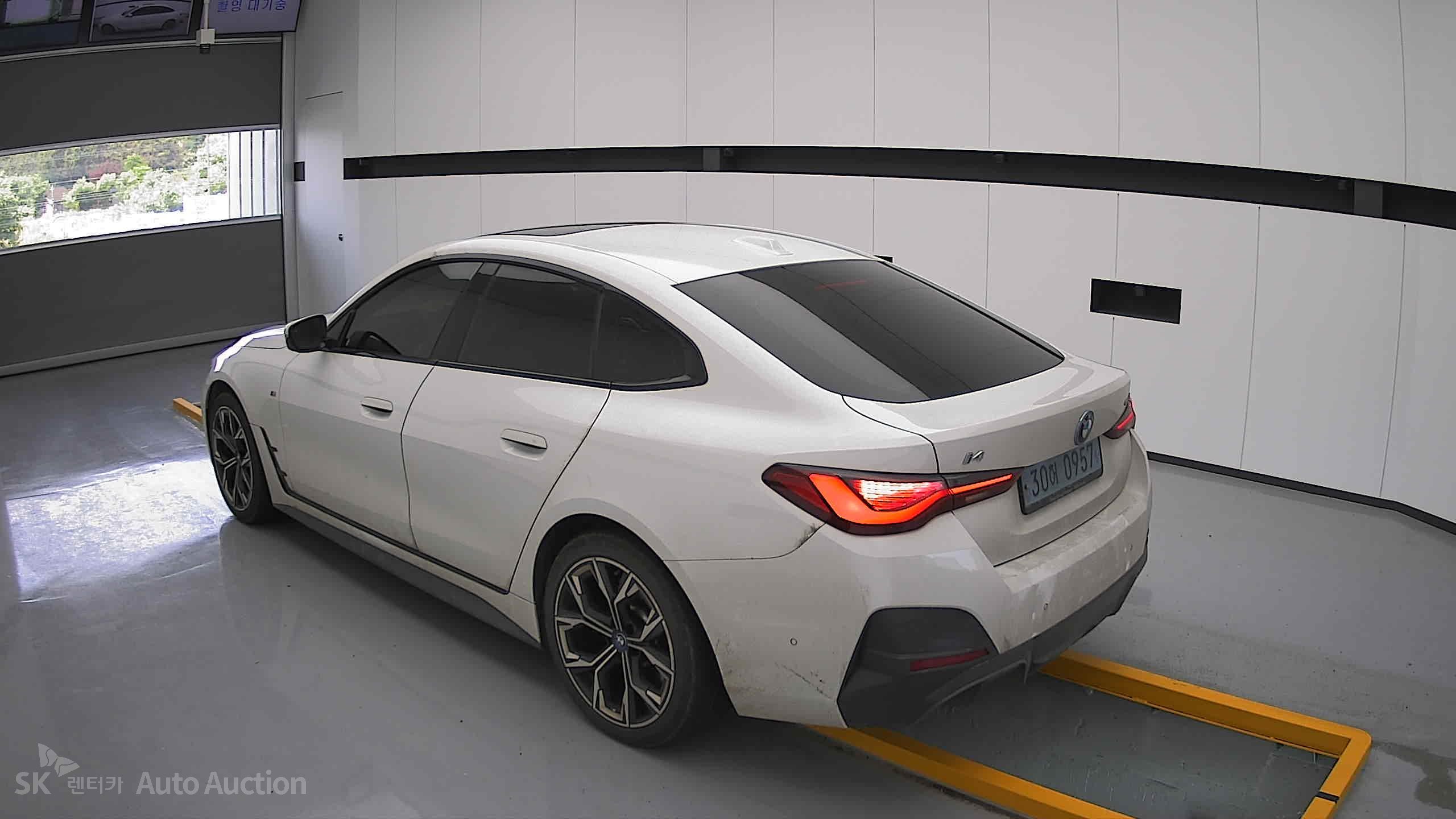 2022 - bmw i4 edrive40