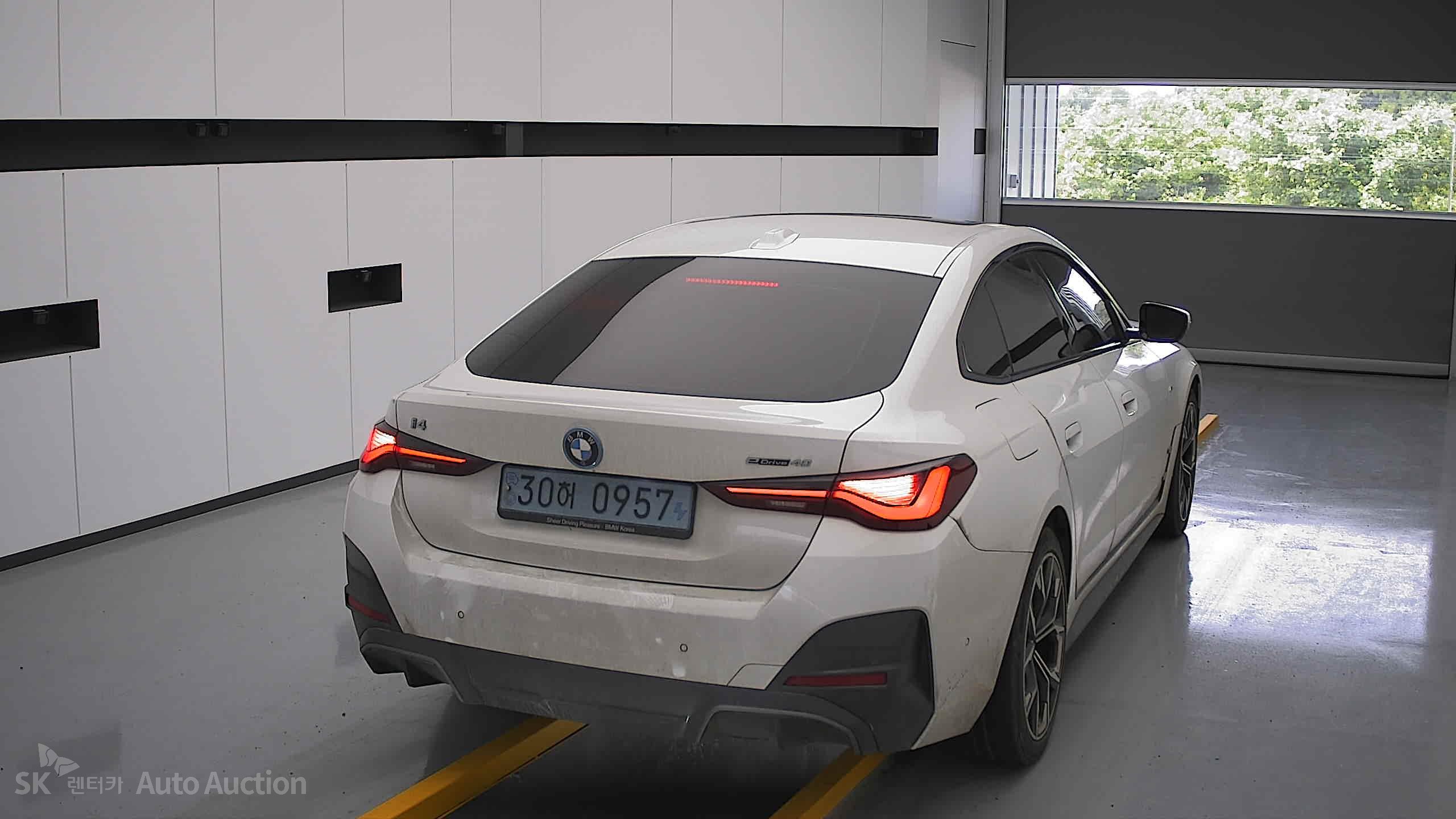 2022 - bmw i4 edrive40