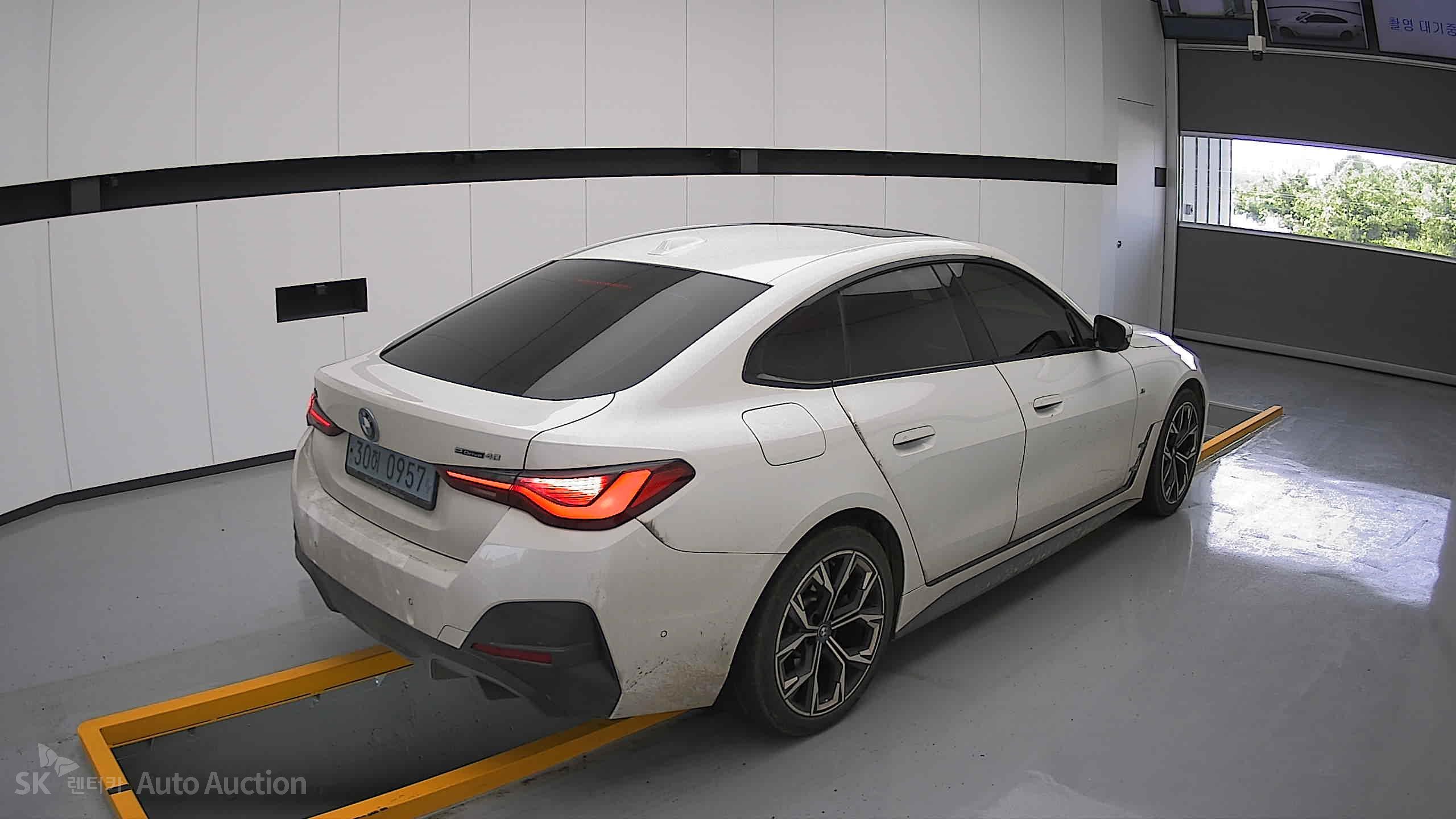 2022 - bmw i4 edrive40