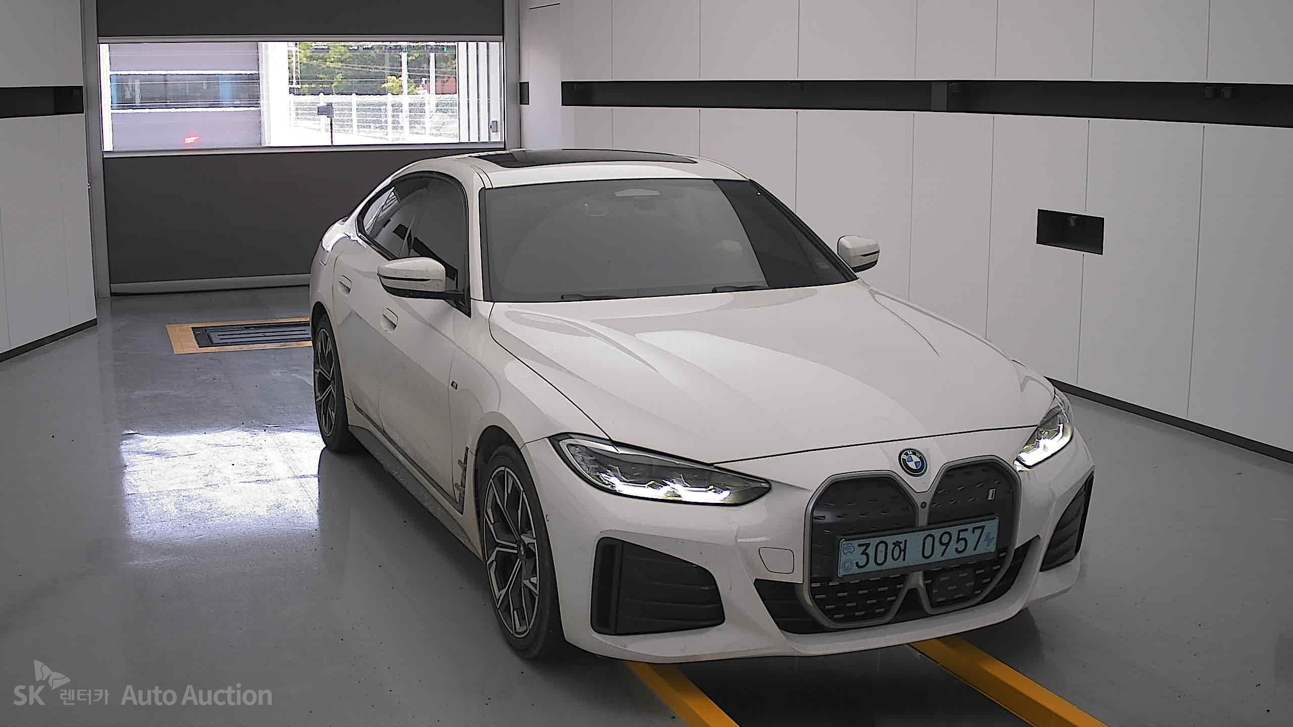 2022 - bmw i4 edrive40