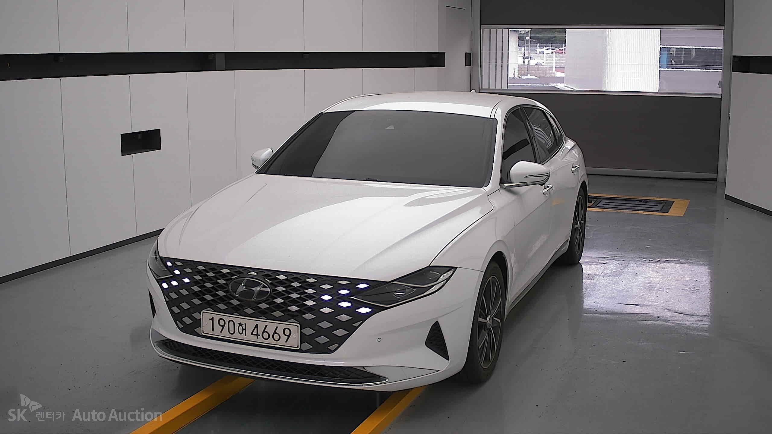 2022 - hyundai grandeur