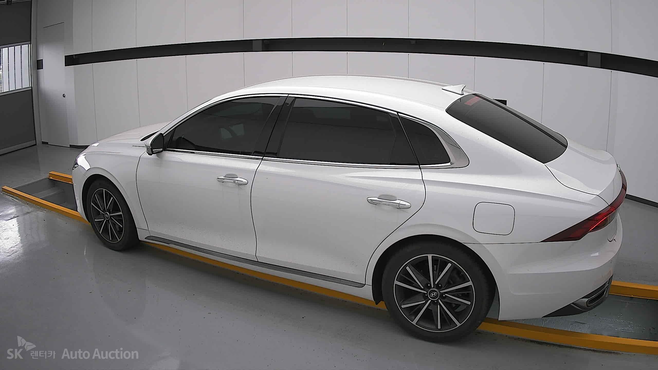 2022 - hyundai grandeur