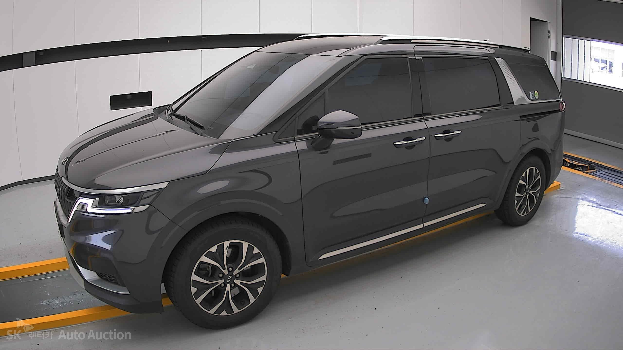 2021 - kia carnival