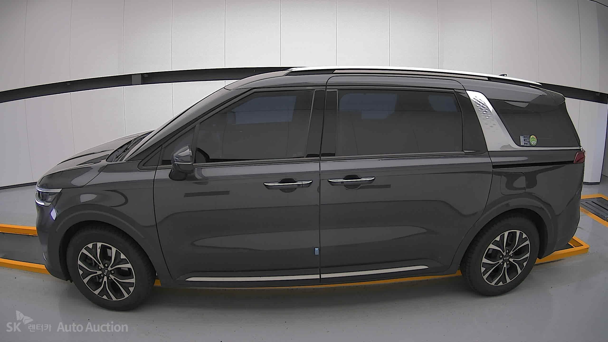 2021 - kia carnival