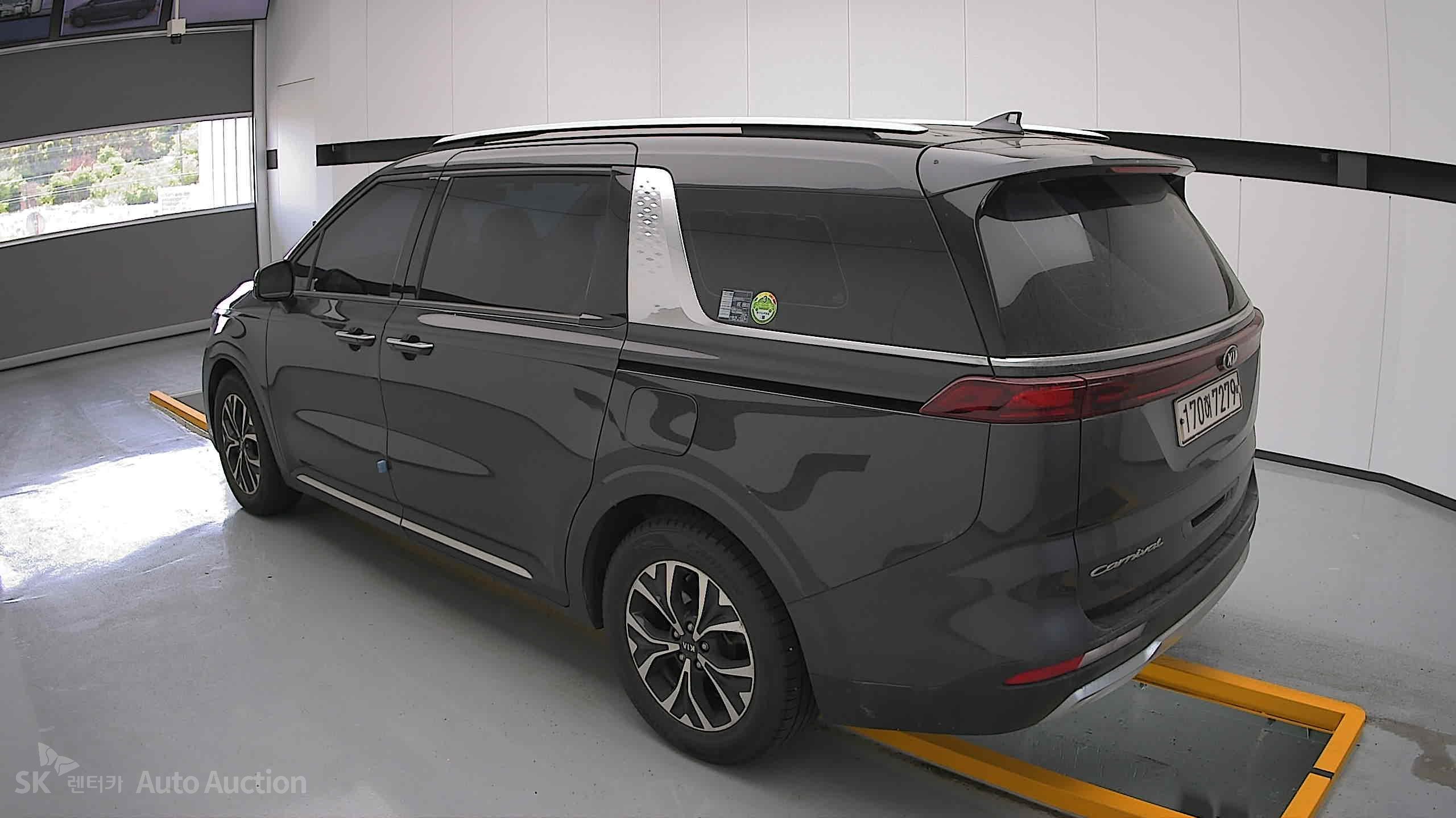 2021 - kia carnival
