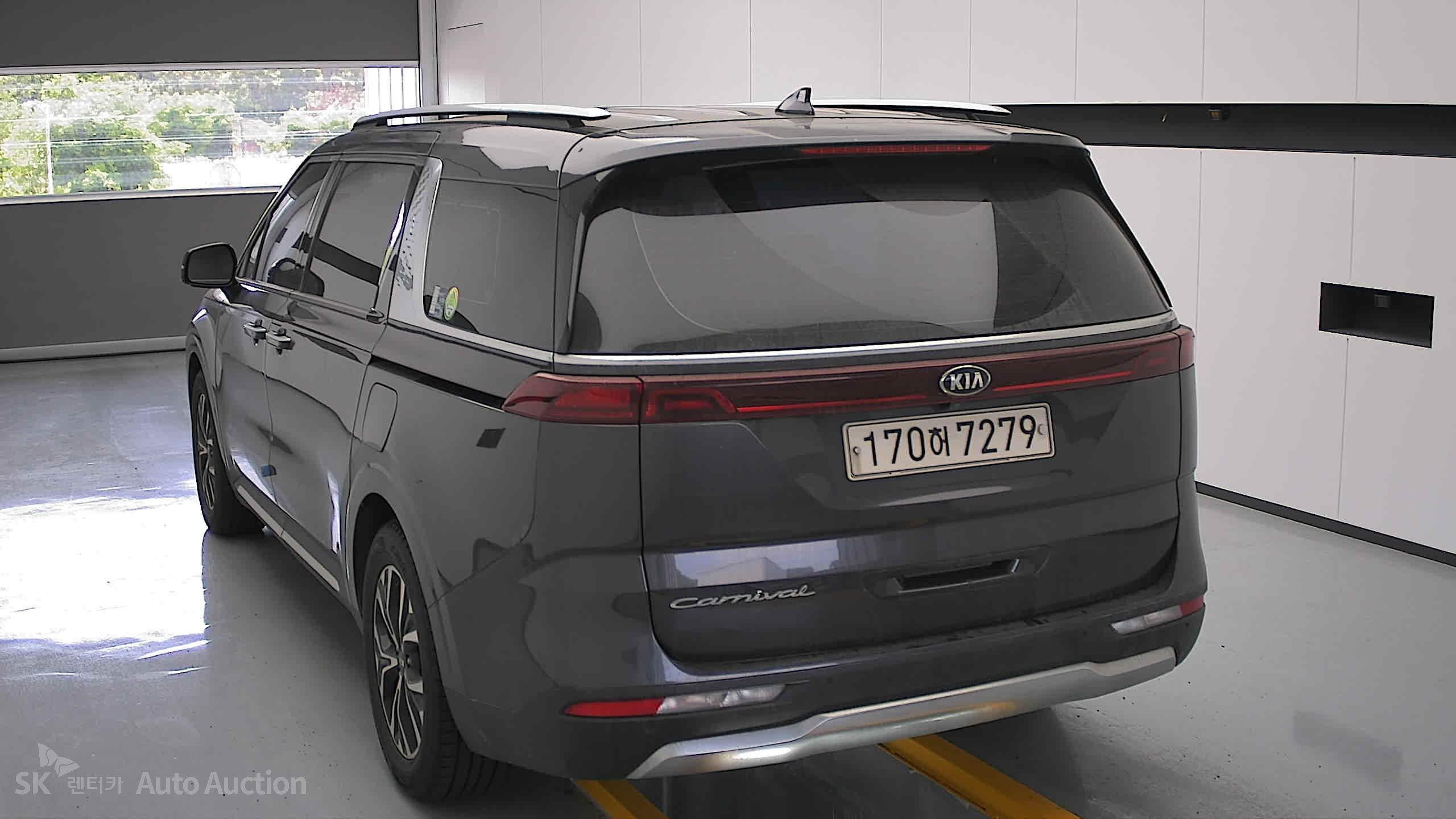 2021 - kia carnival