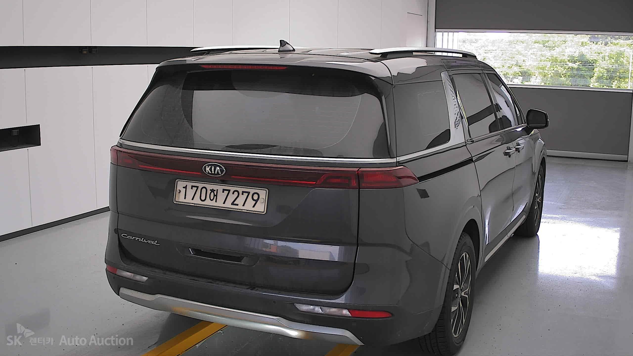 2021 - kia carnival