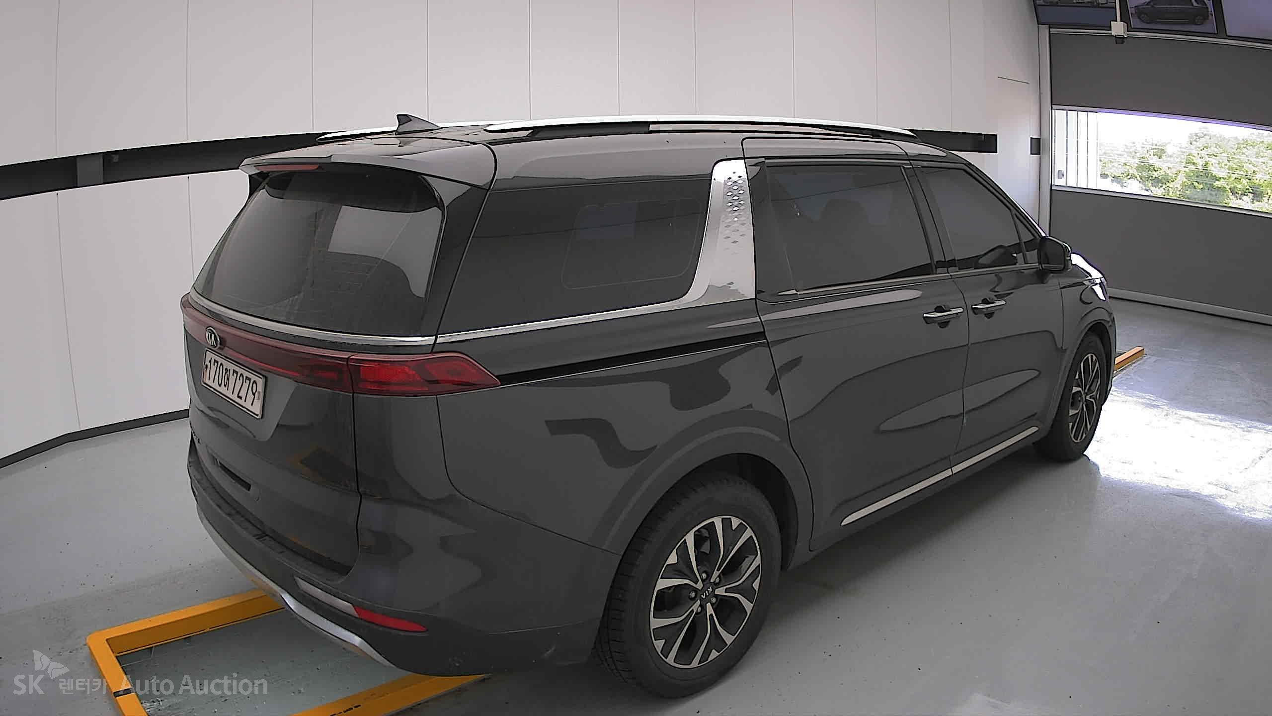 2021 - kia carnival