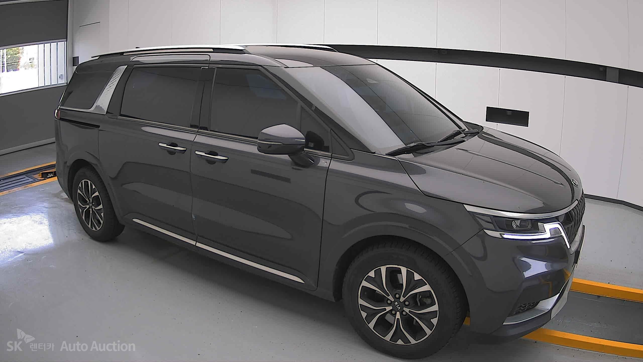 2021 - kia carnival