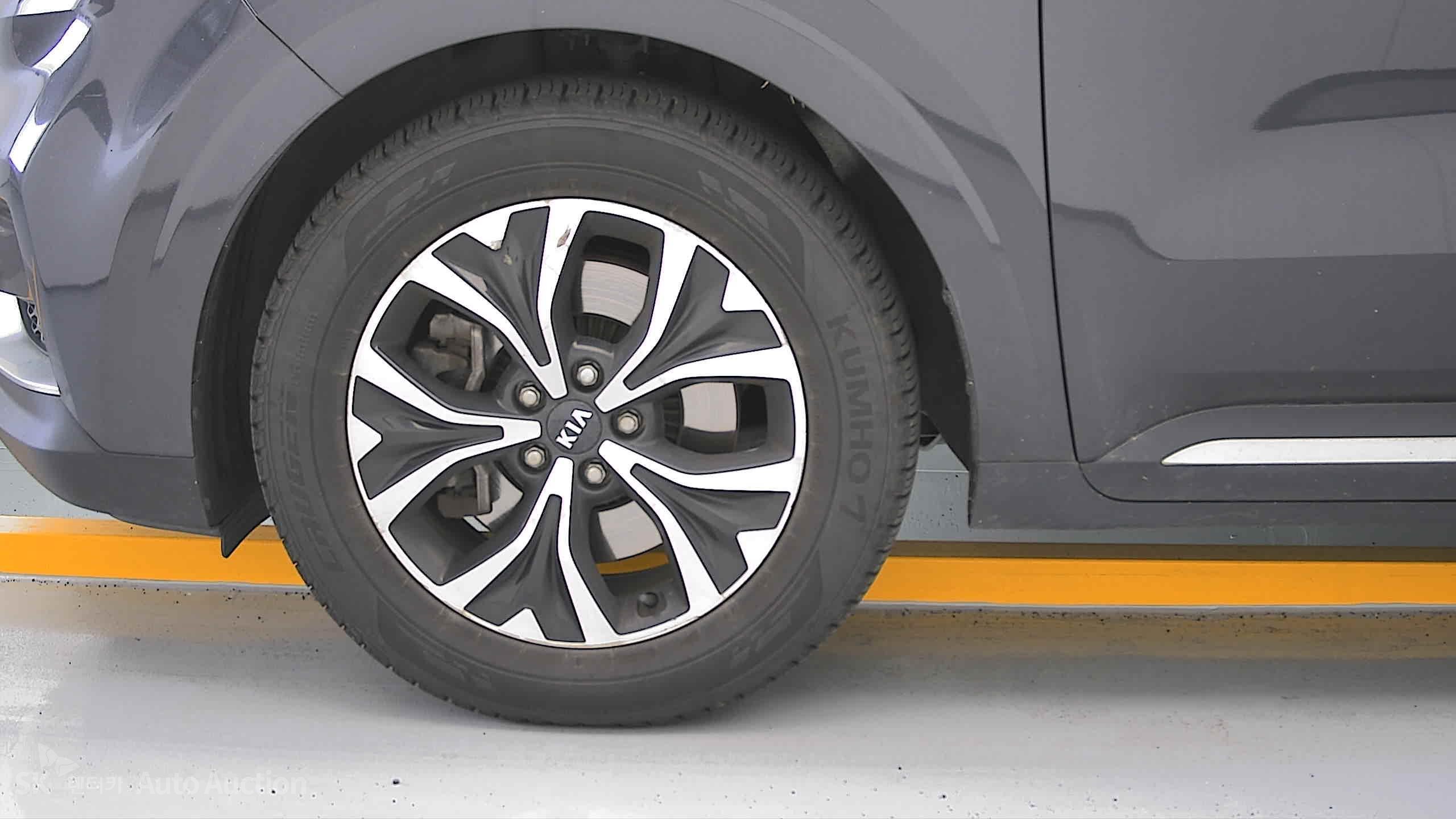 2021 - kia carnival