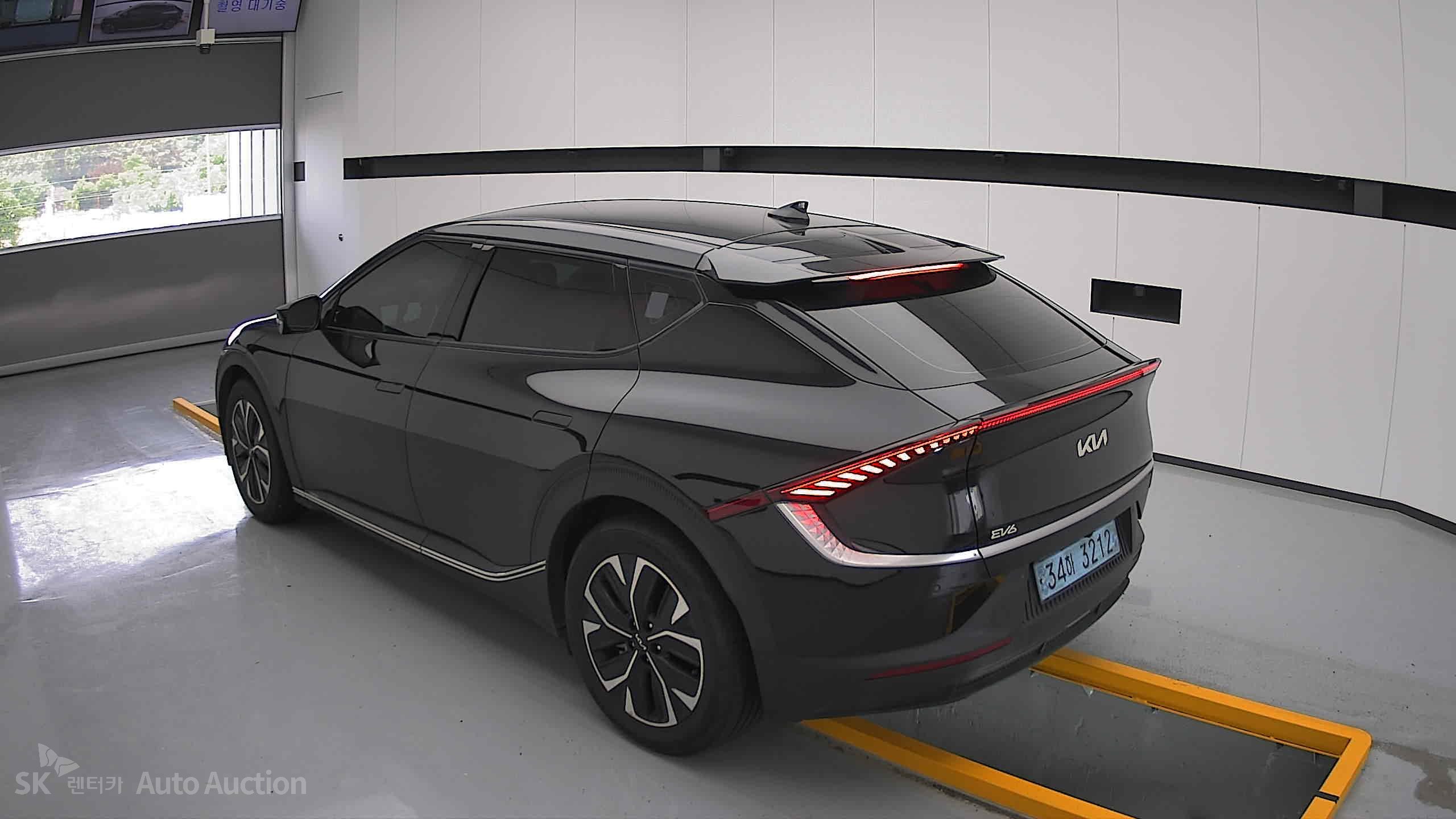 2022 - kia ev6