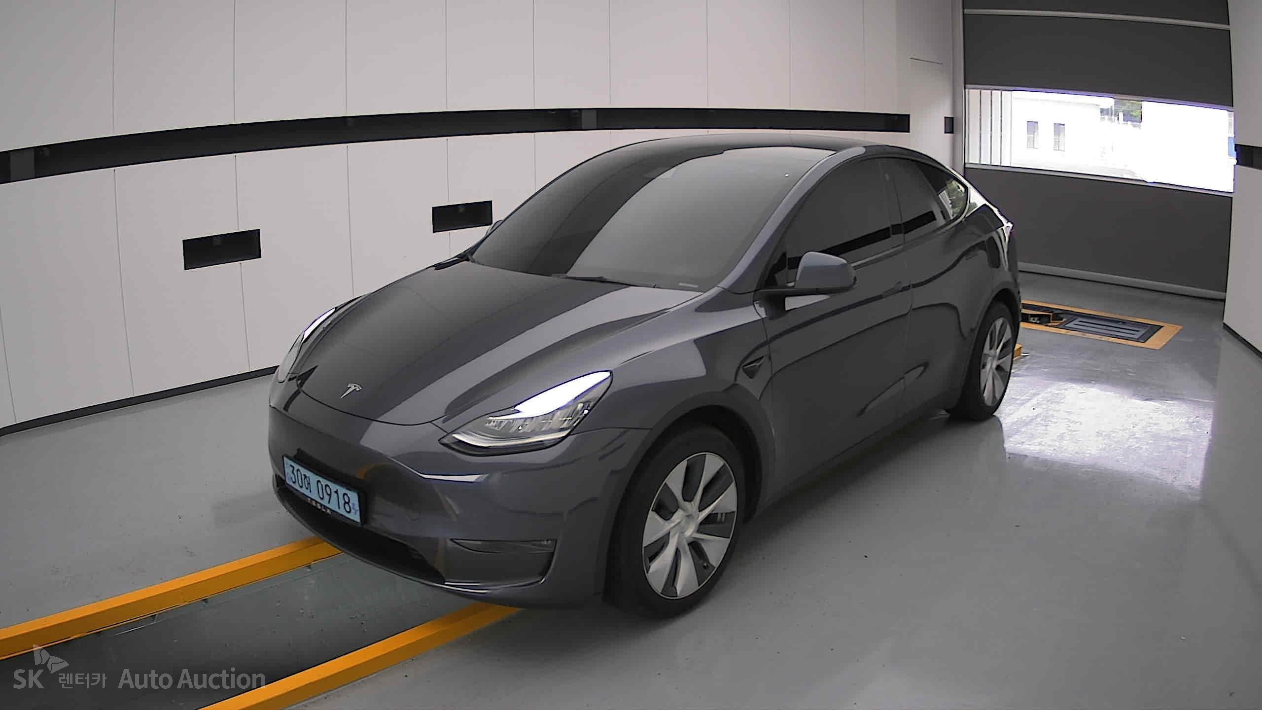 2022 - tesla model y