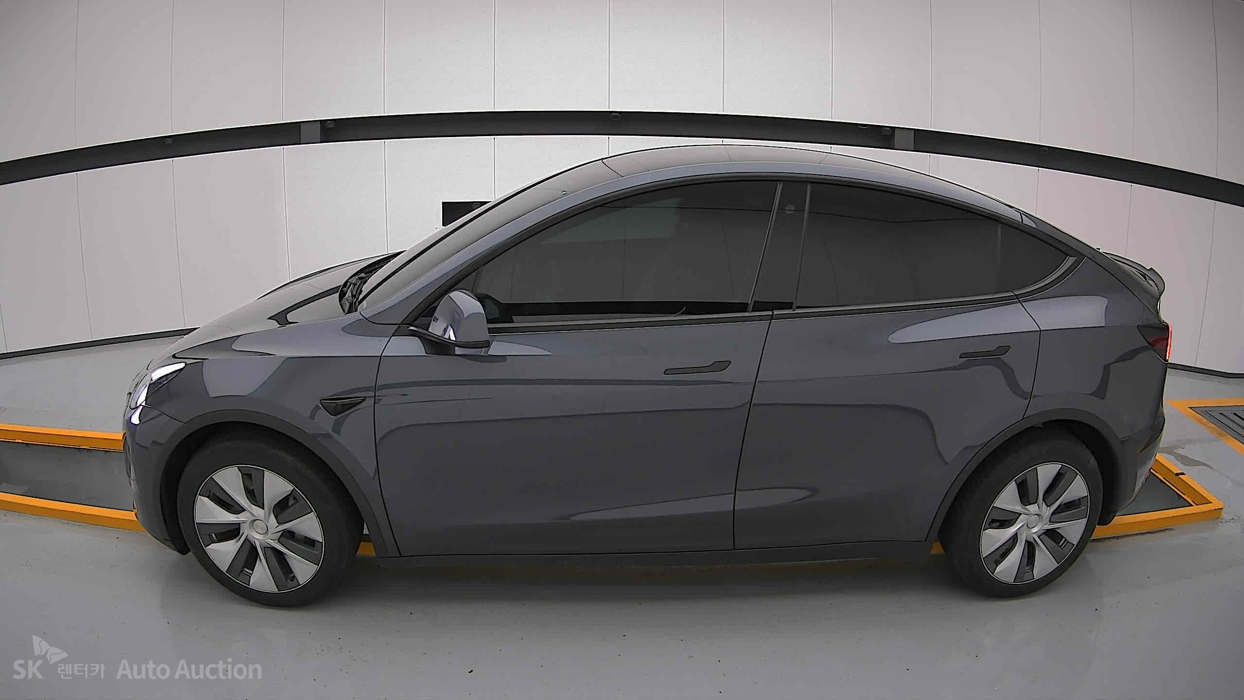 2022 - tesla model y