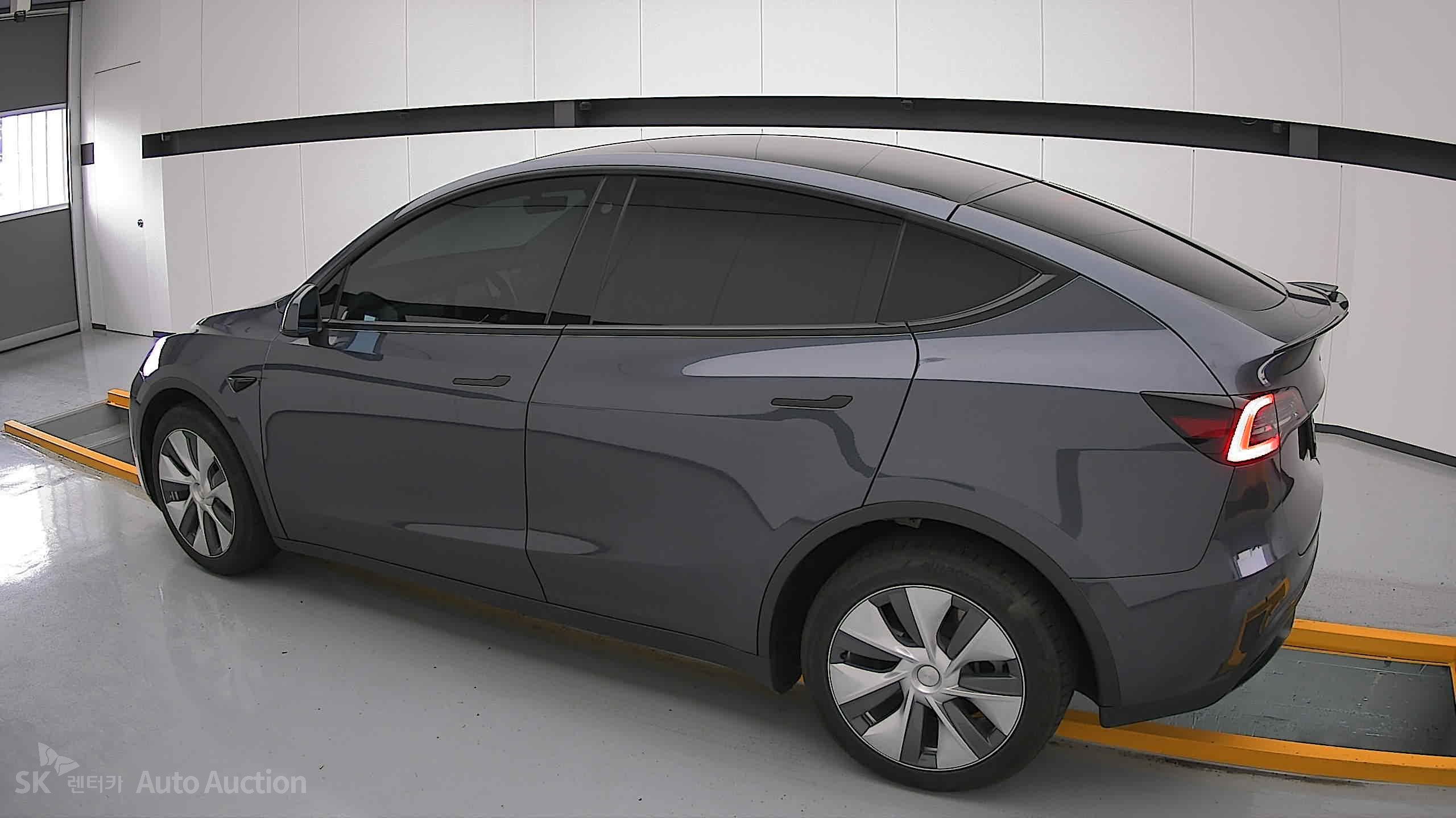 2022 - tesla model y