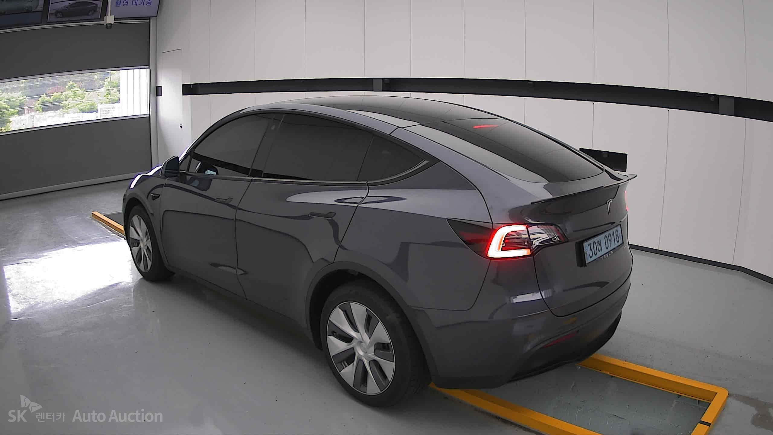 2022 - tesla model y