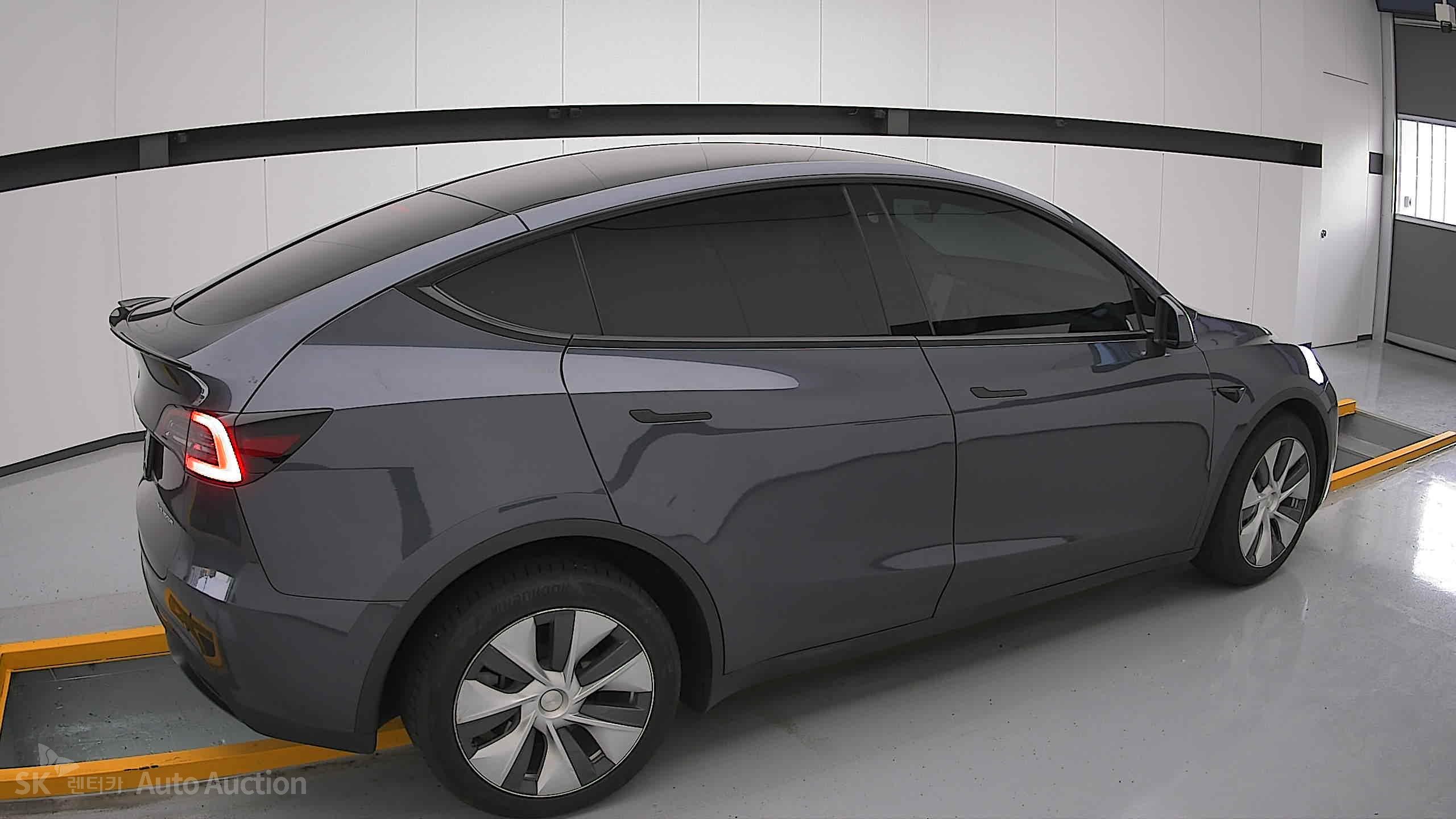 2022 - tesla model y