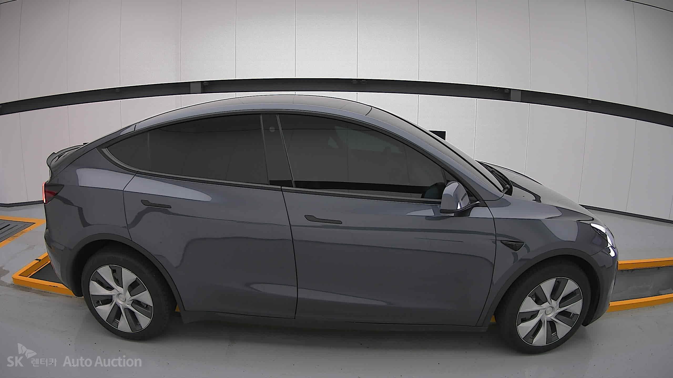 2022 - tesla model y