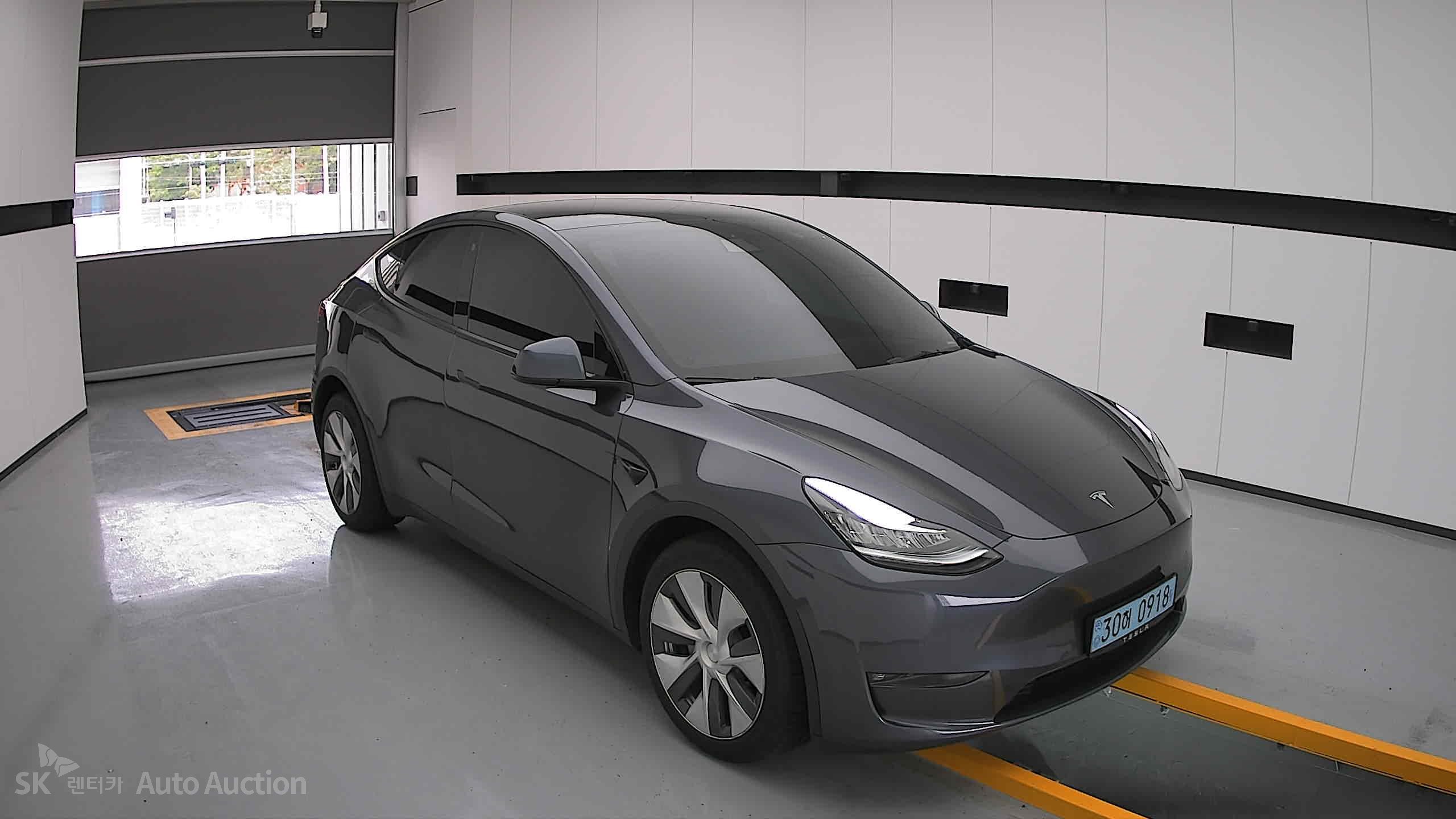 2022 - tesla model y