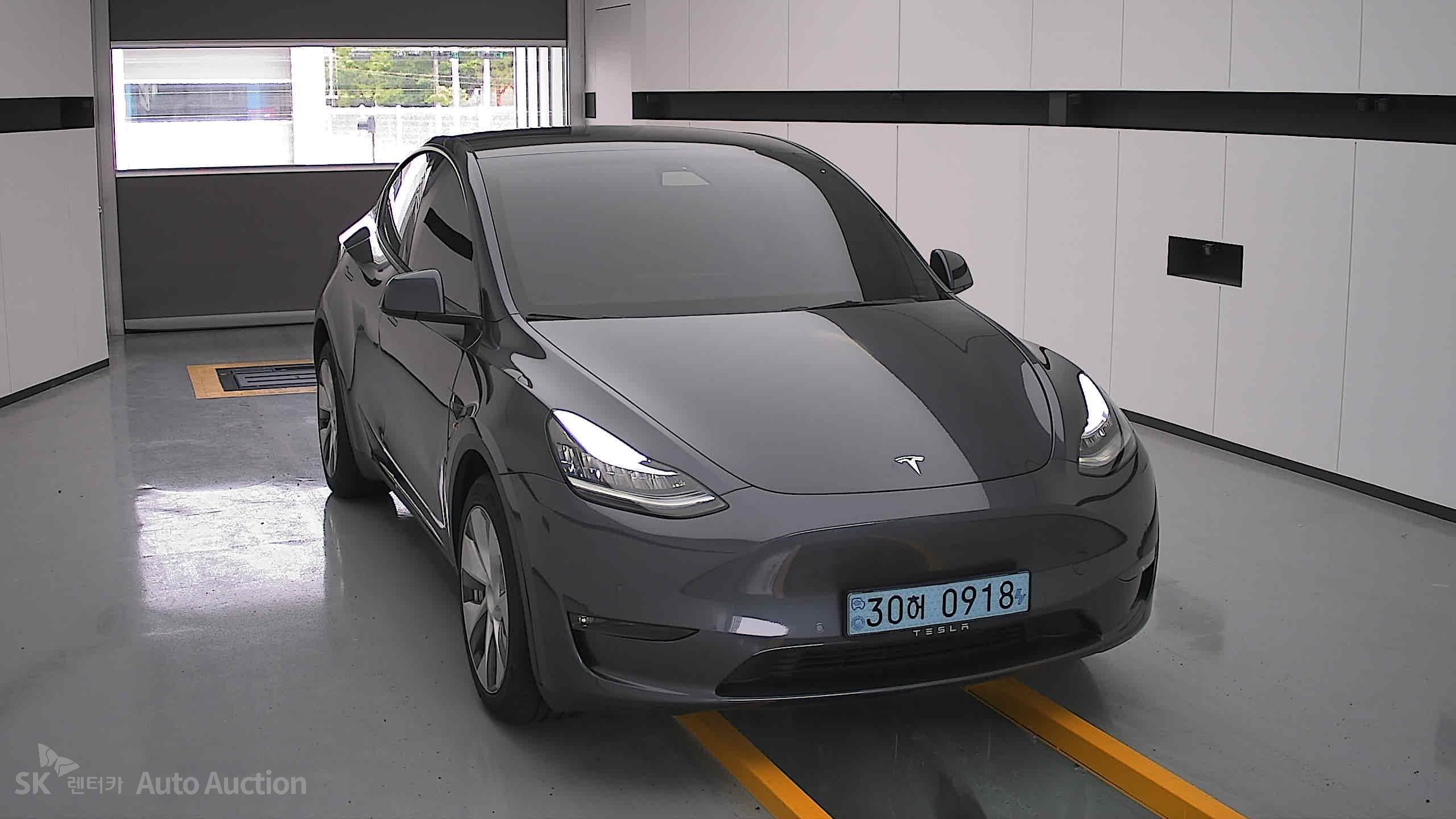 2022 - tesla model y