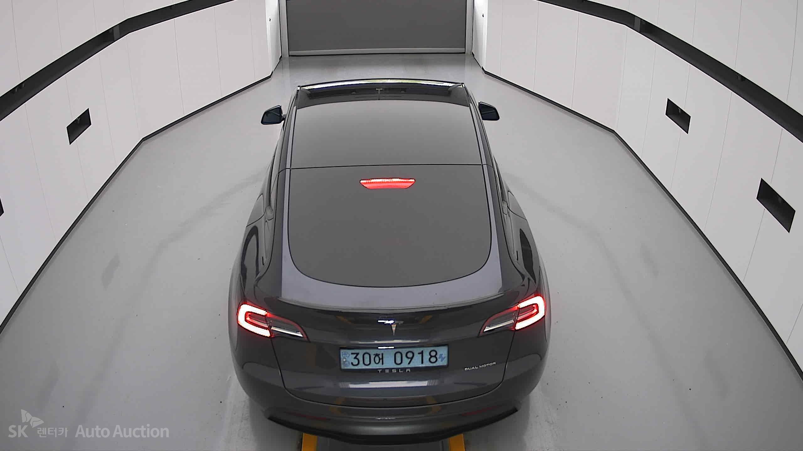 2022 - tesla model y