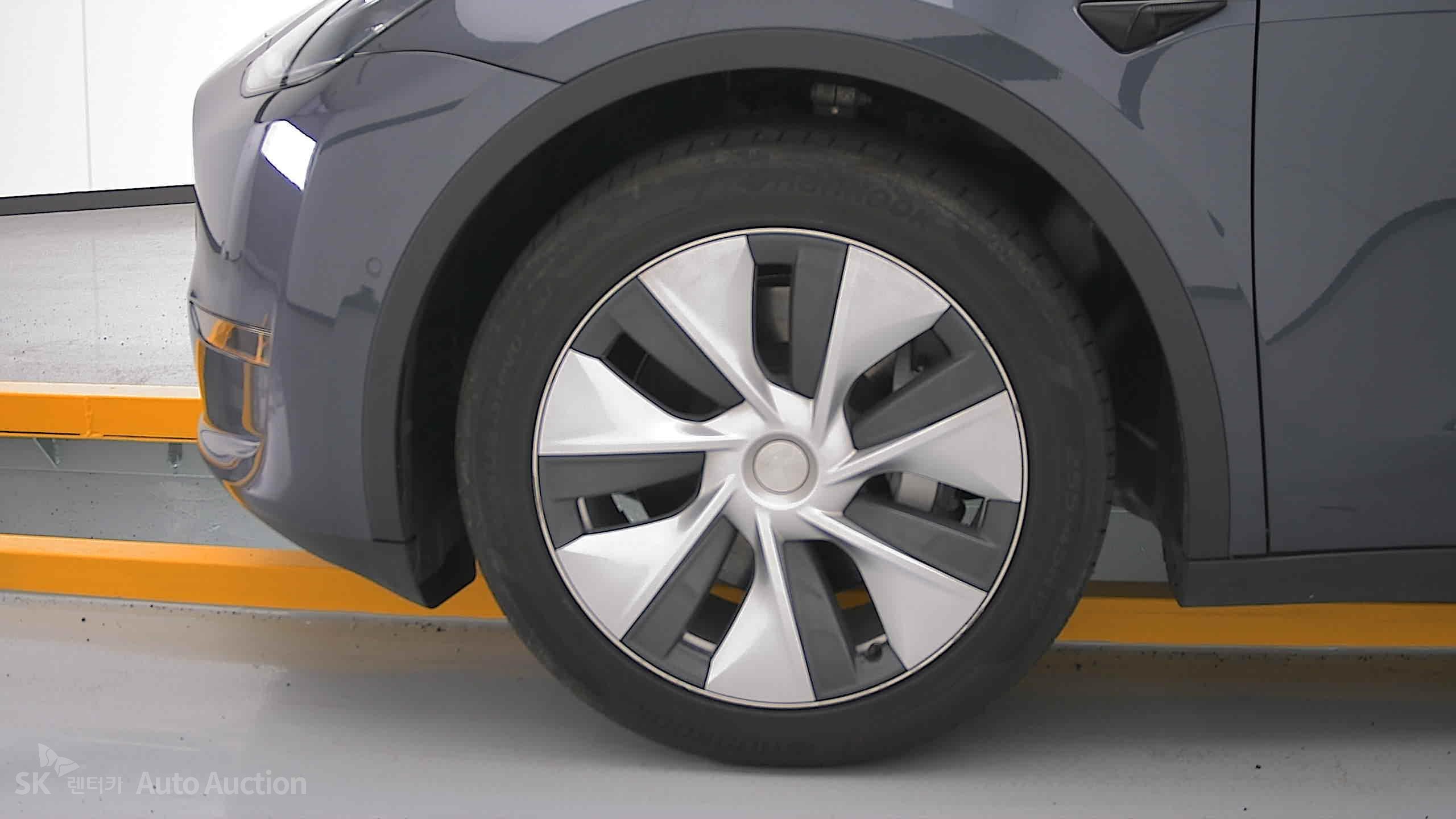 2022 - tesla model y