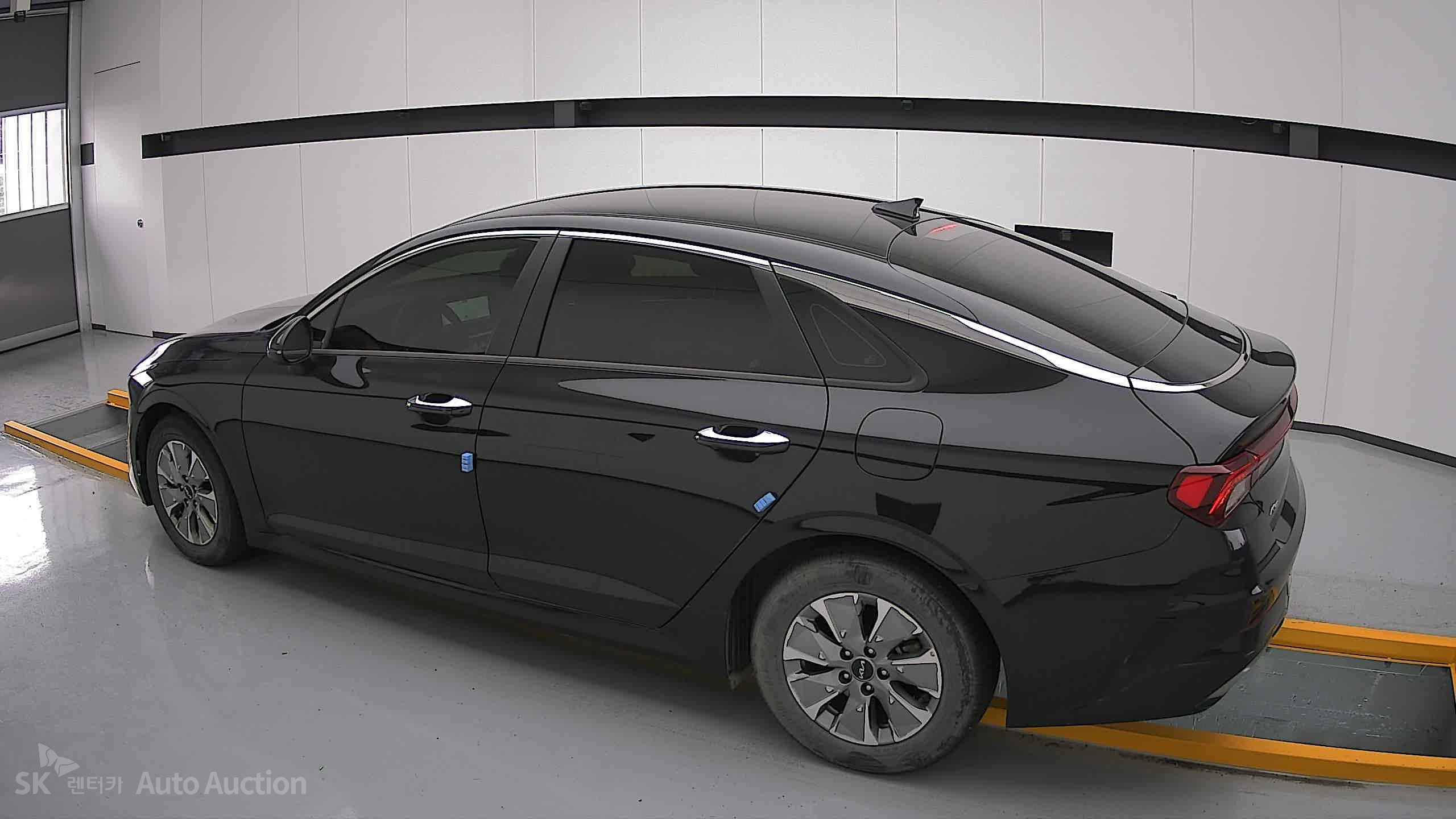 2022 - kia k5