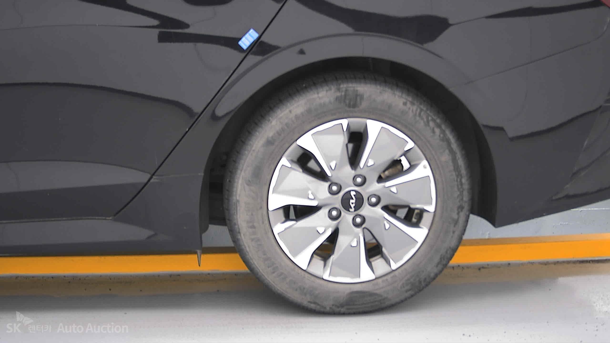2022 - kia k5