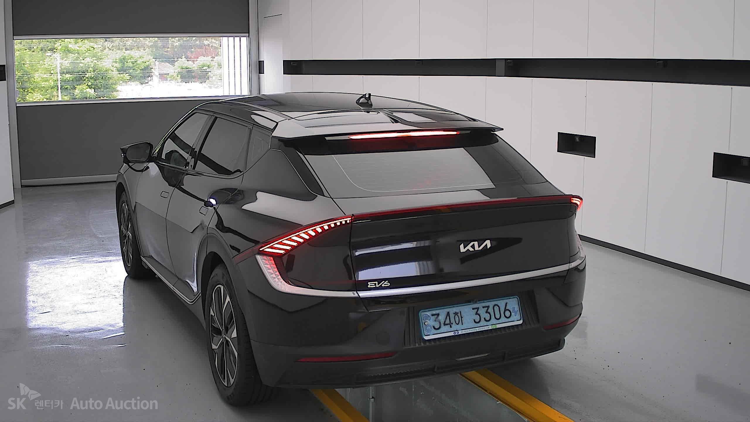 2022 - kia ev6