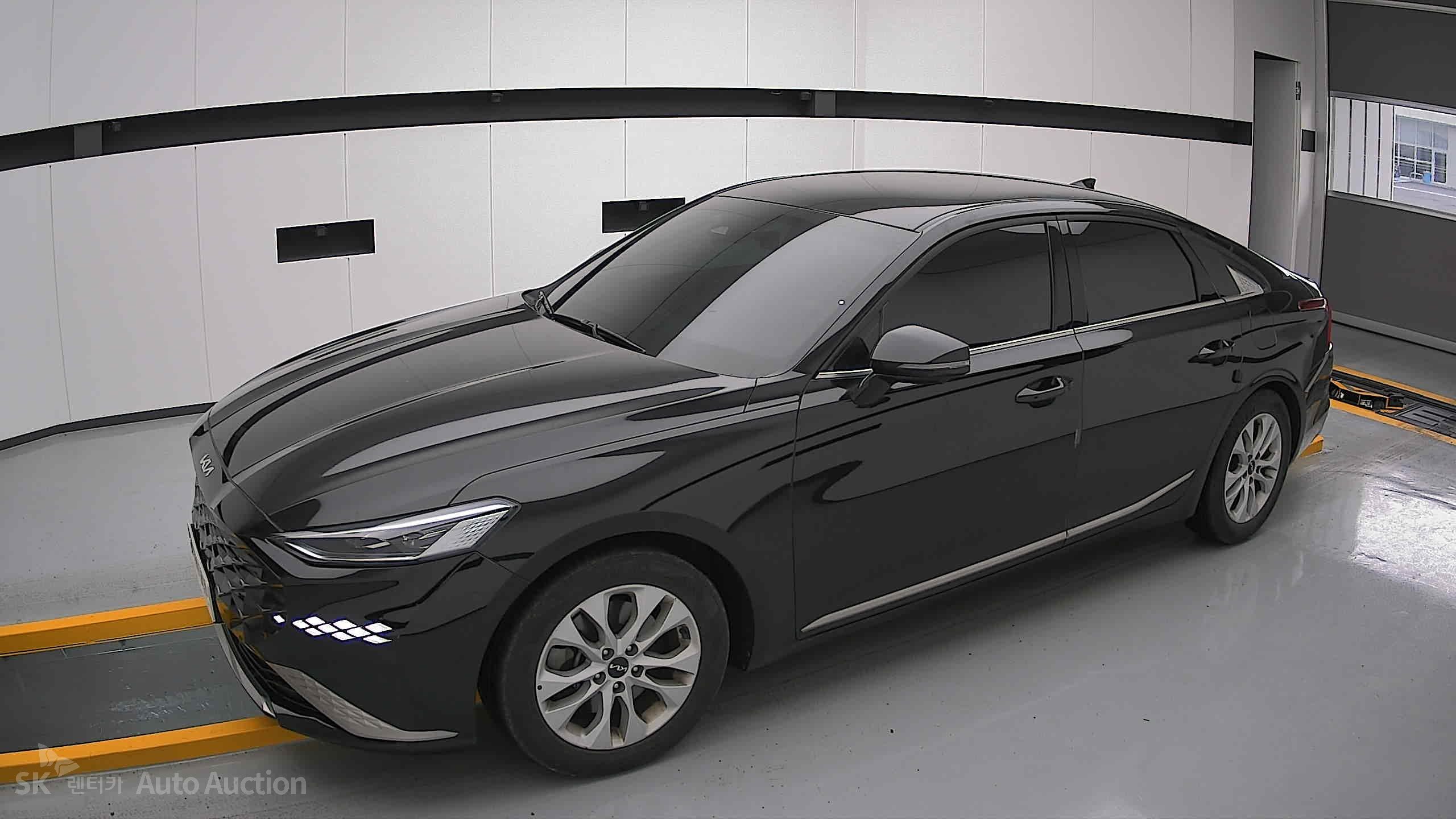 2022 - kia k8