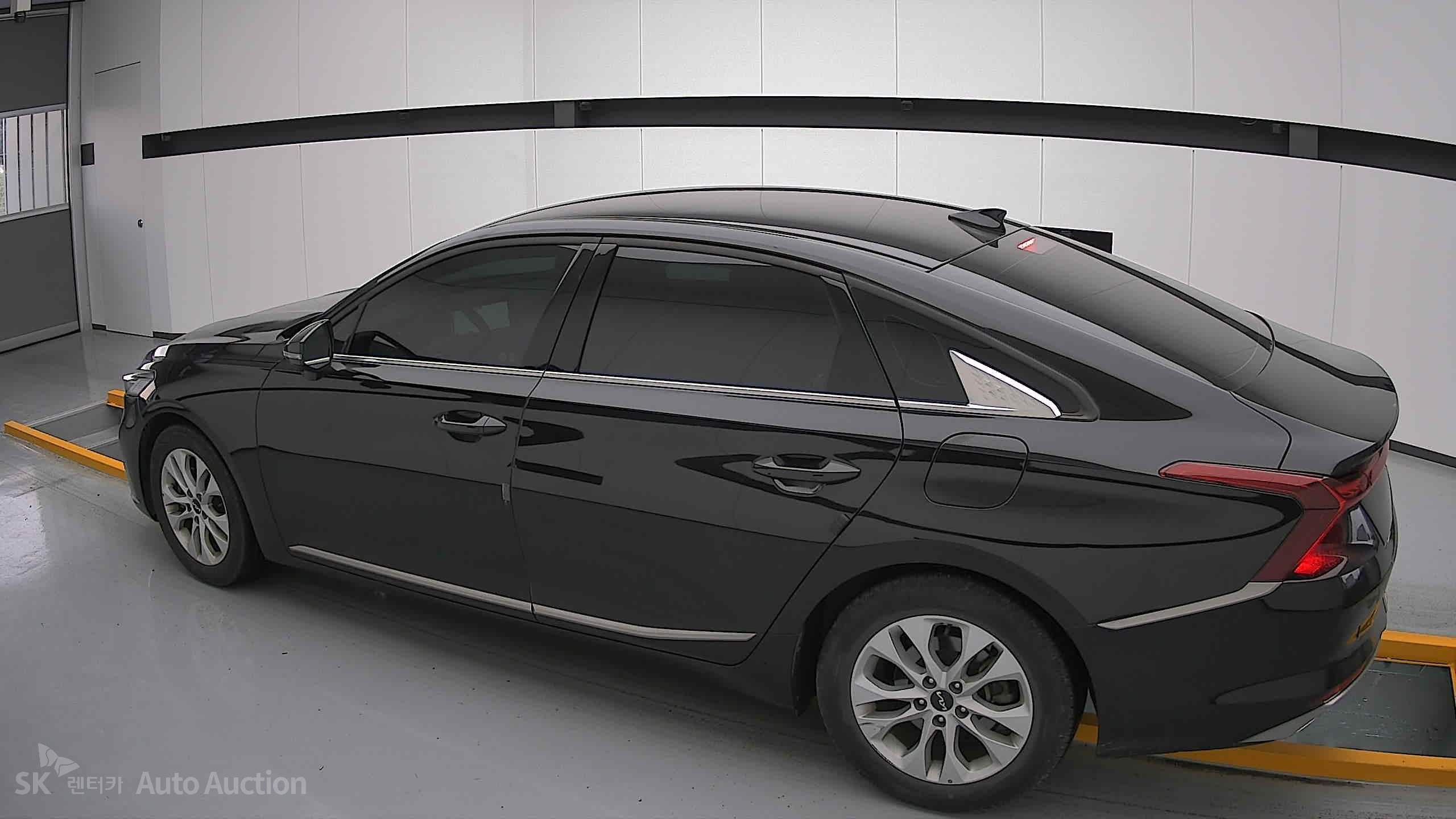 2022 - kia k8