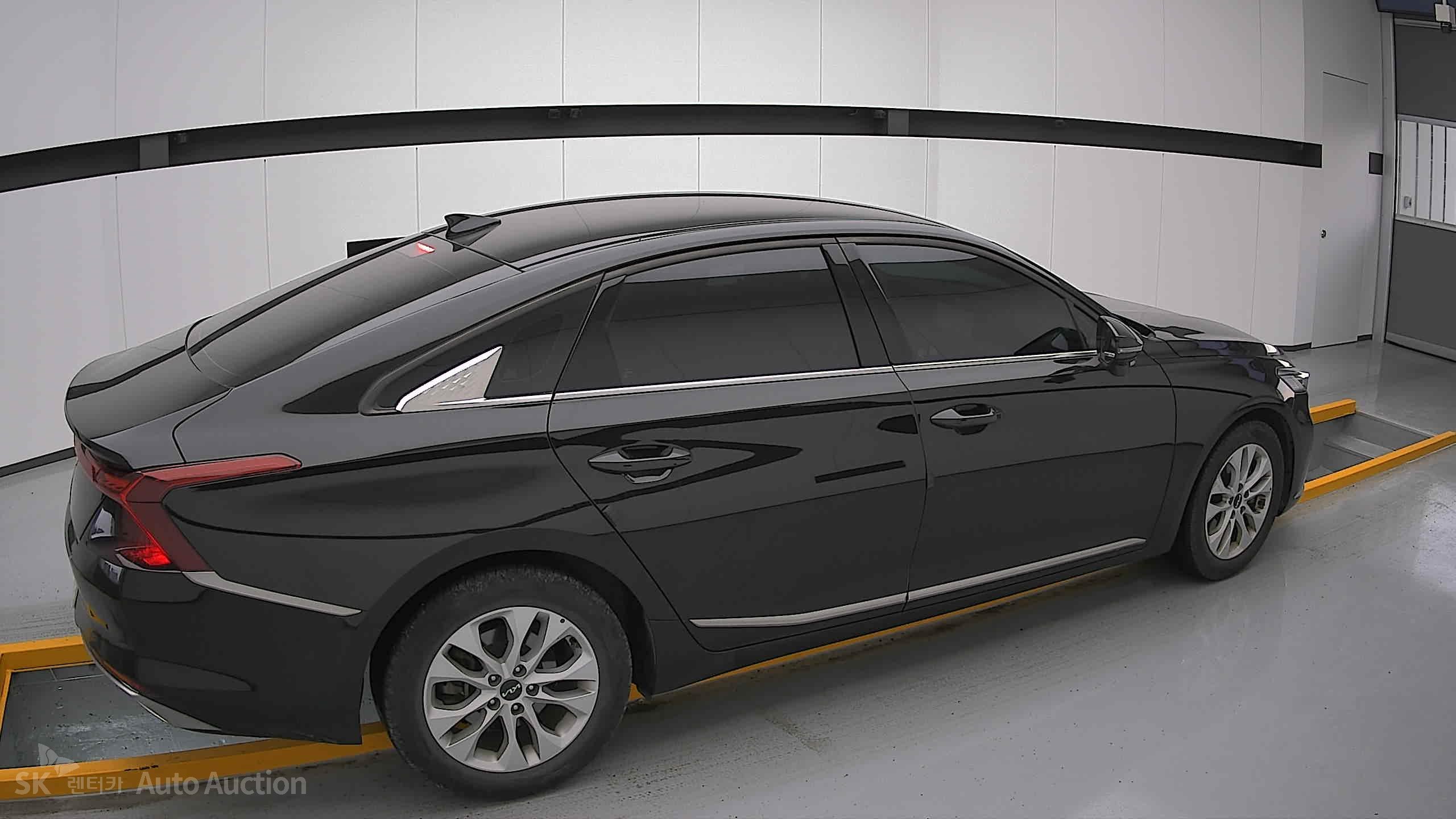 2022 - kia k8