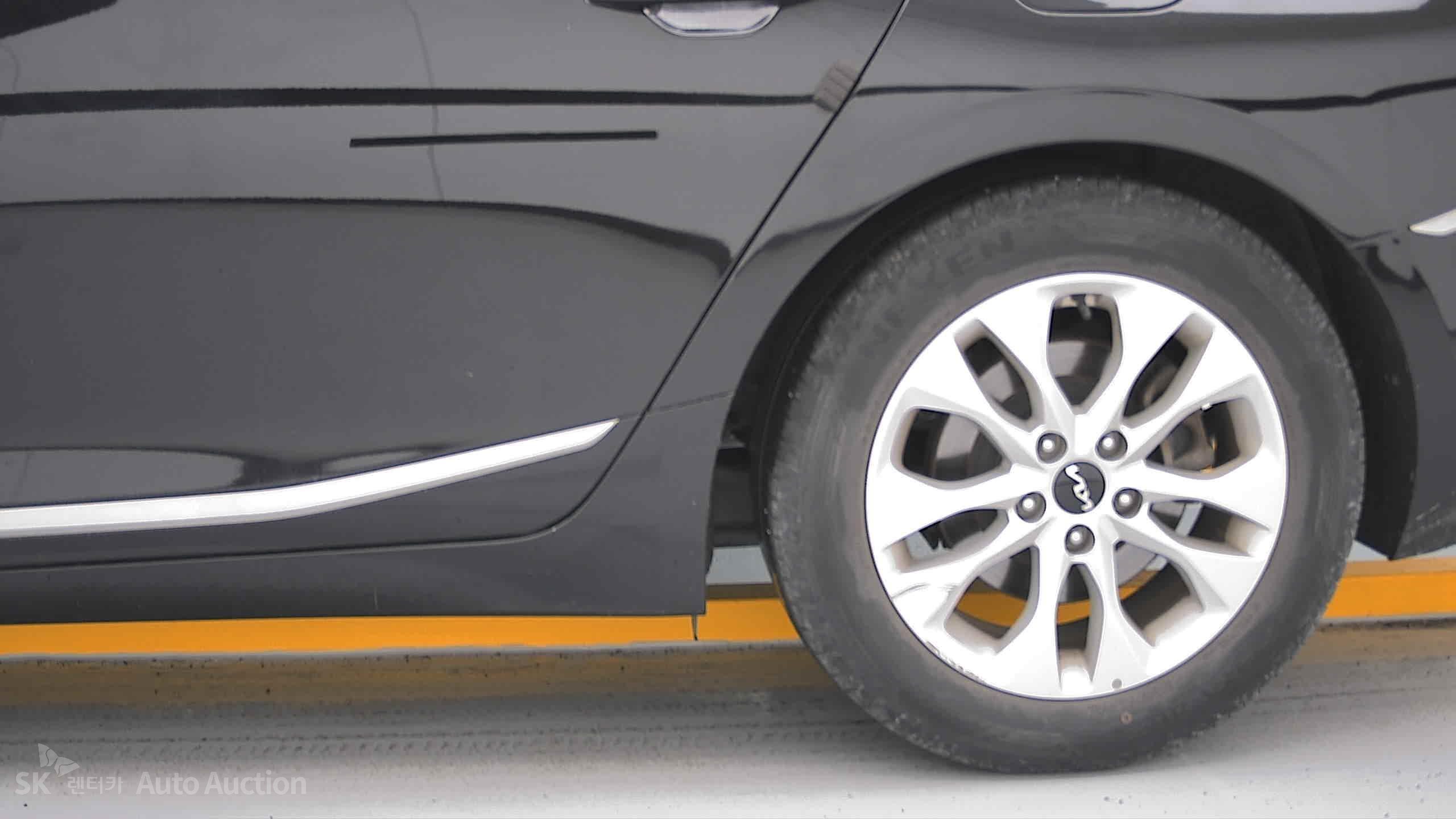 2022 - kia k8