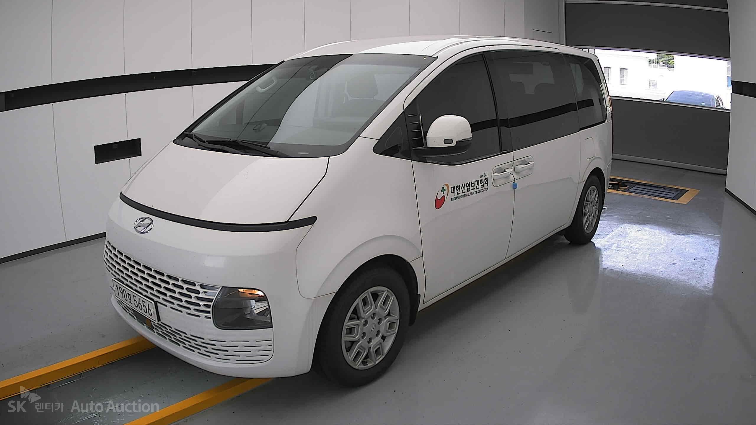 2022 - hyundai staria