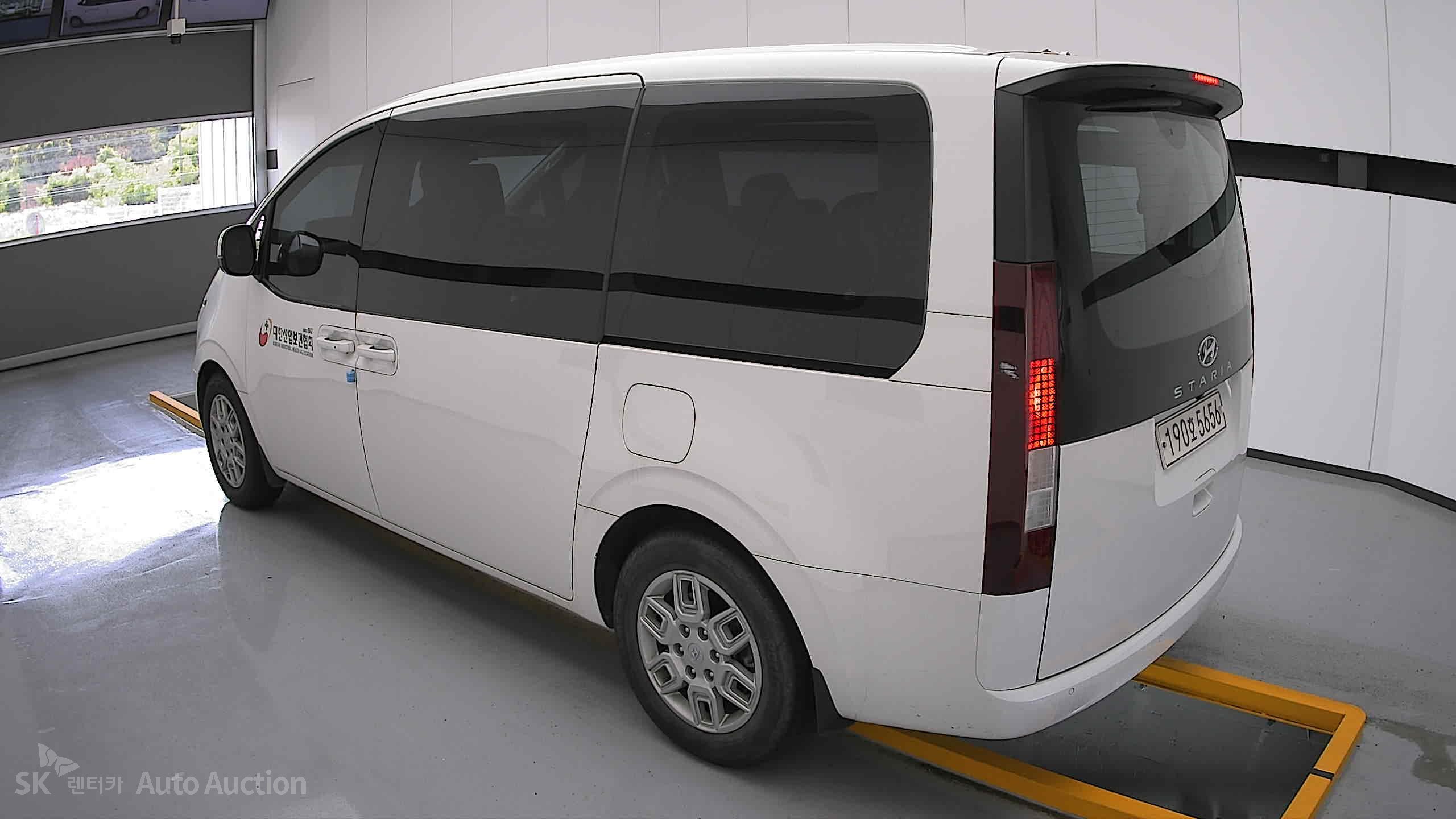 2022 - hyundai staria