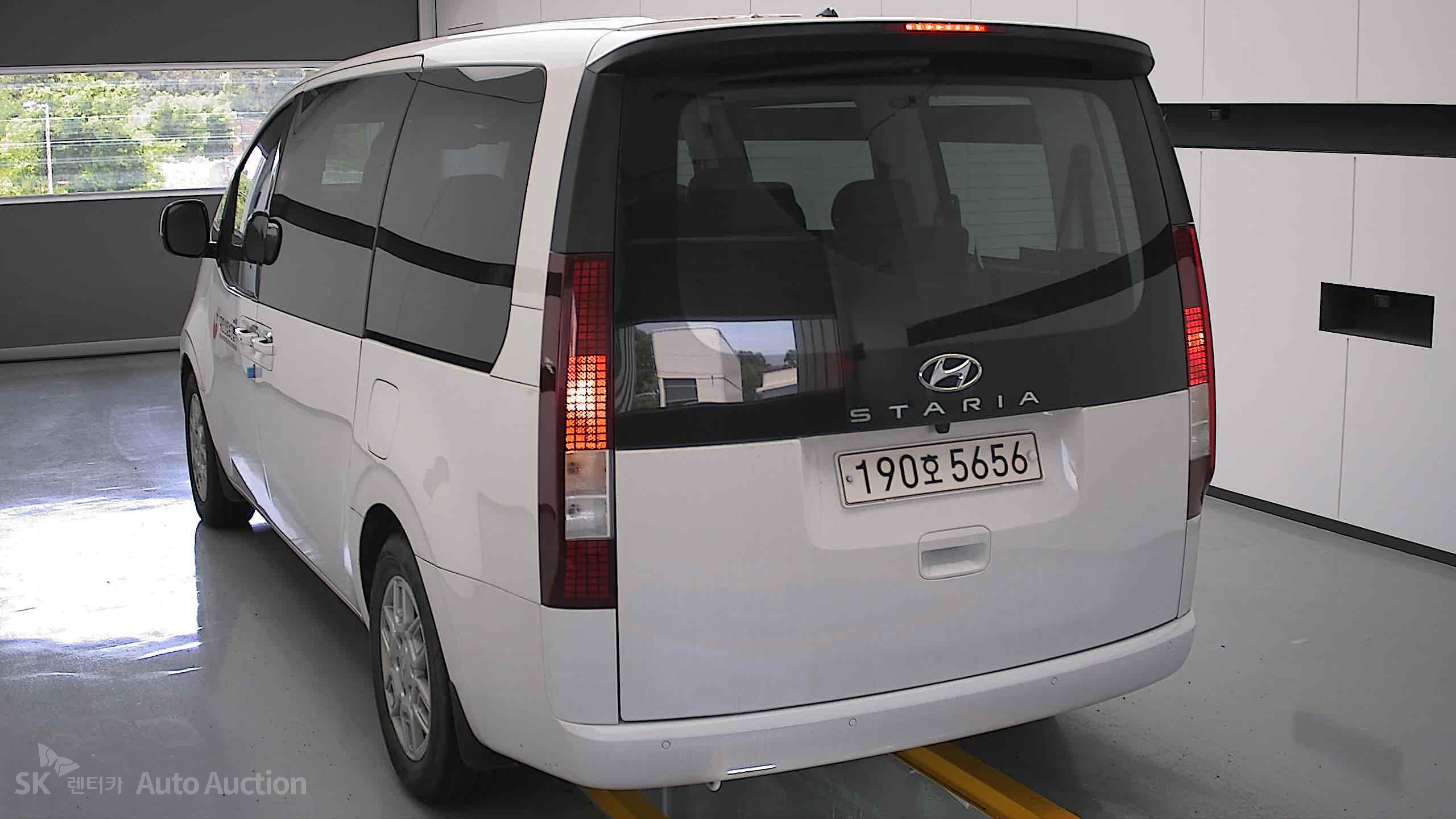 2022 - hyundai staria