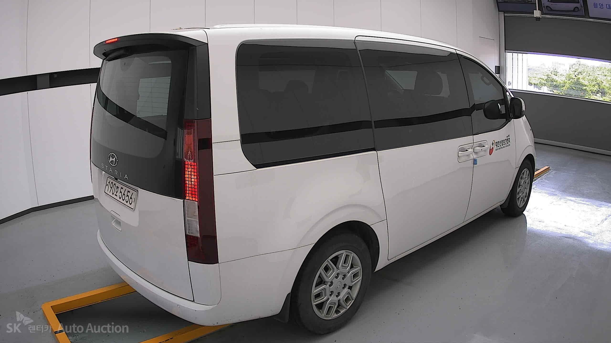 2022 - hyundai staria
