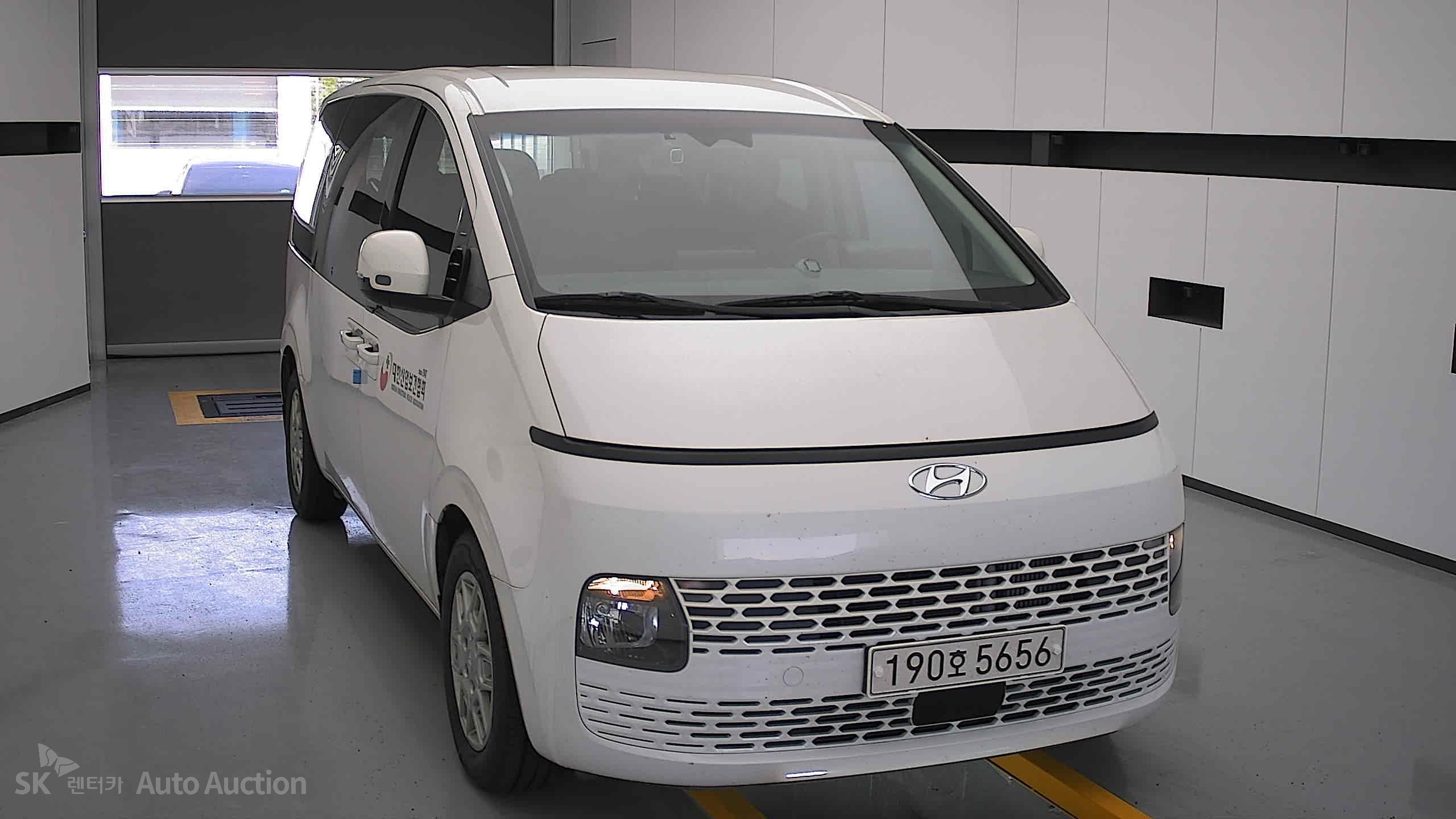 2022 - hyundai staria