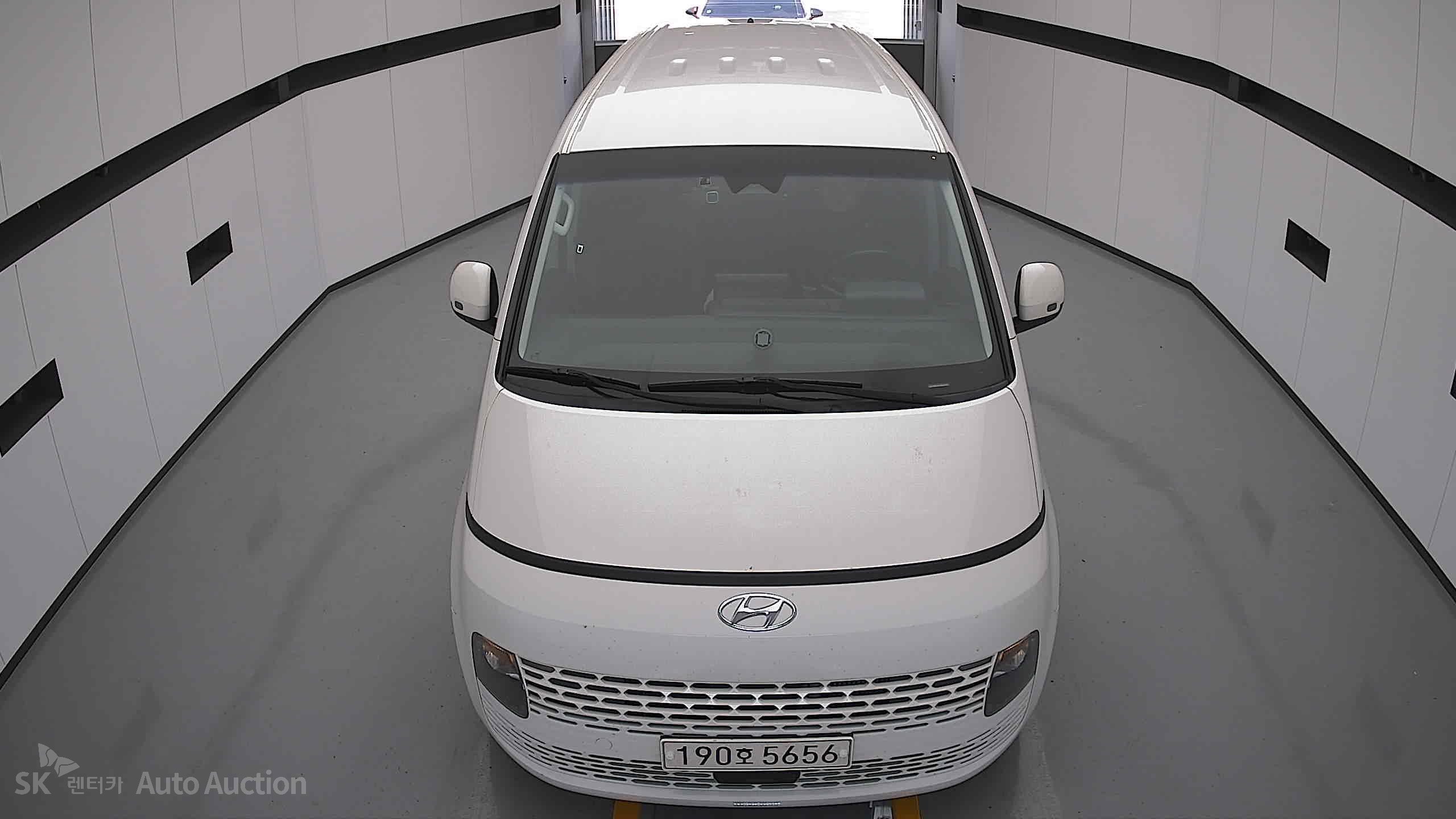 2022 - hyundai staria