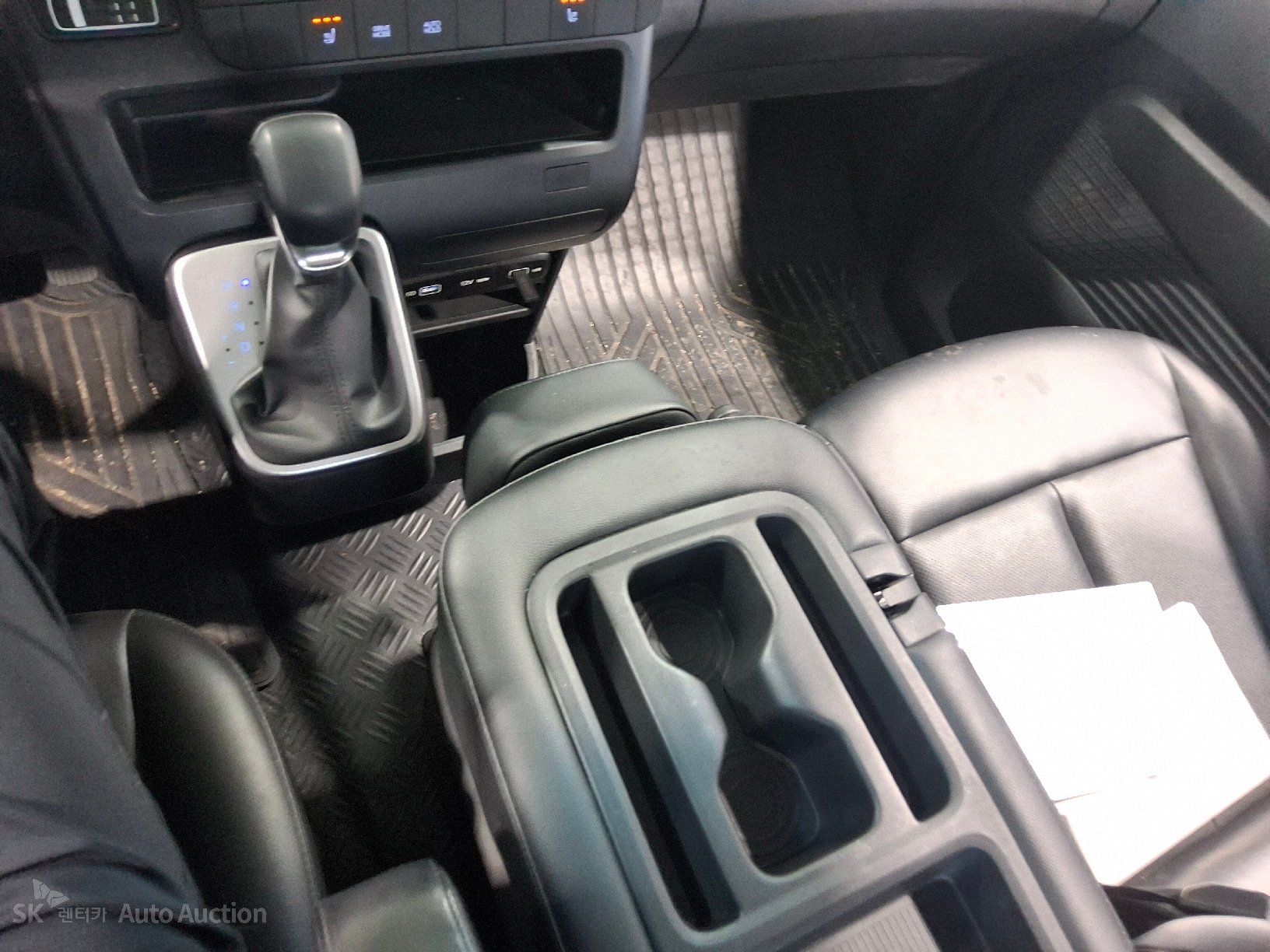 2022 - hyundai staria