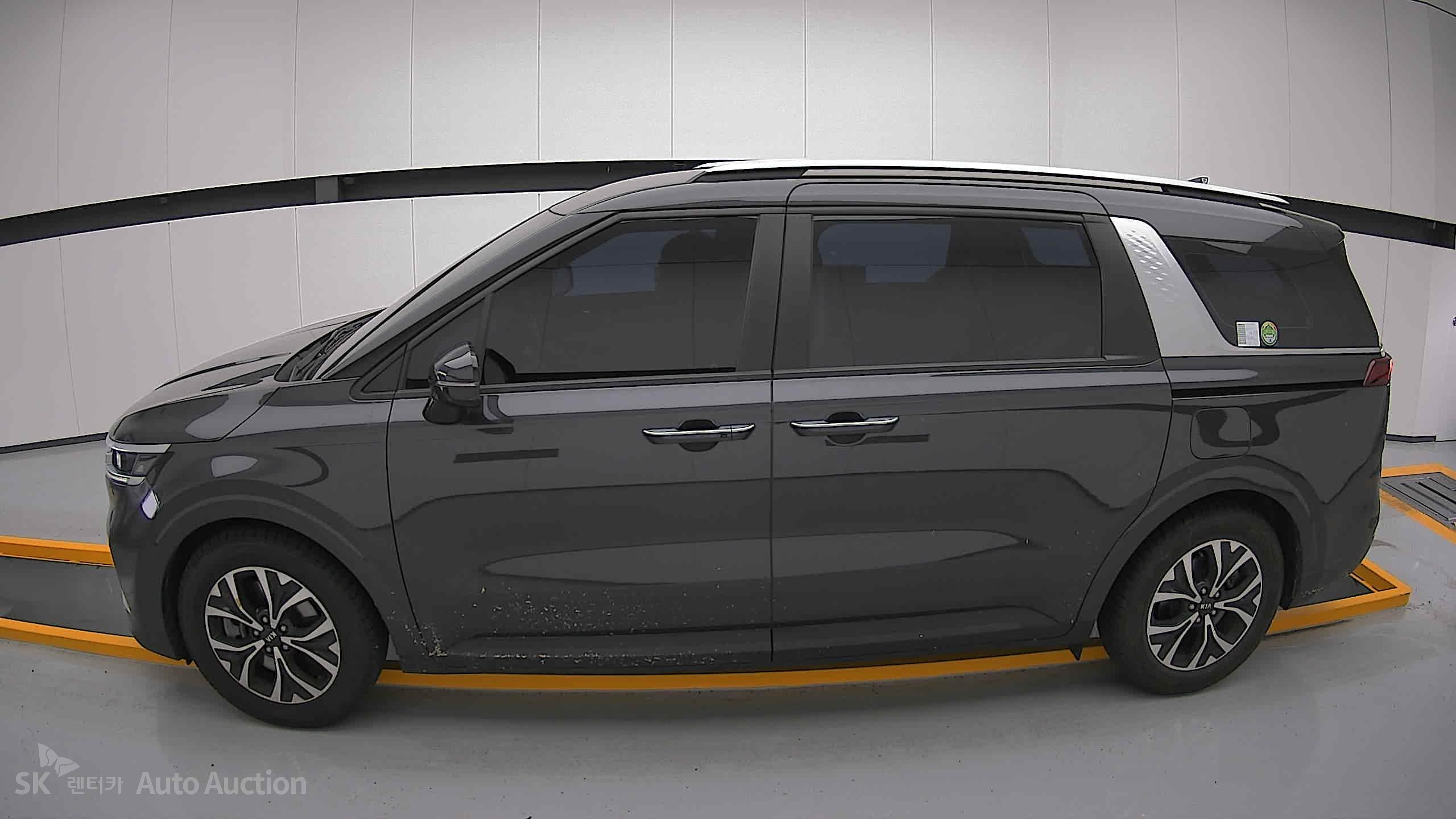 2021 - kia carnival