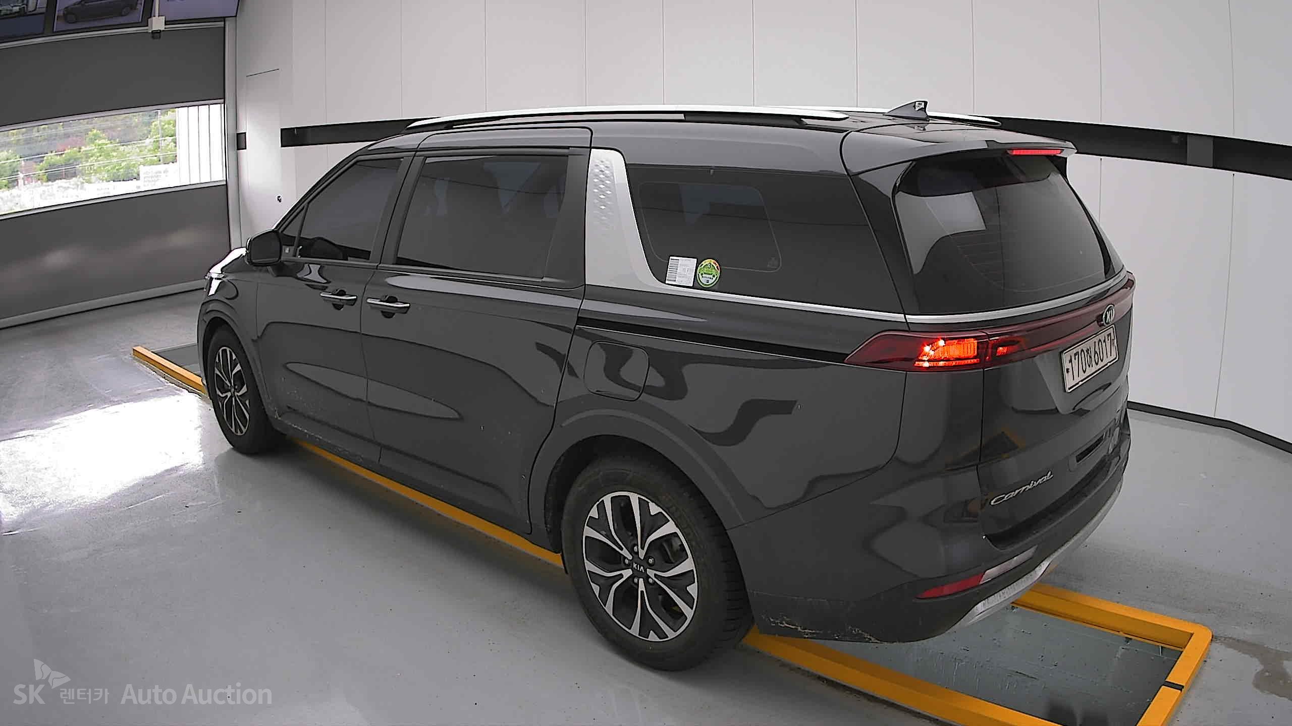 2021 - kia carnival