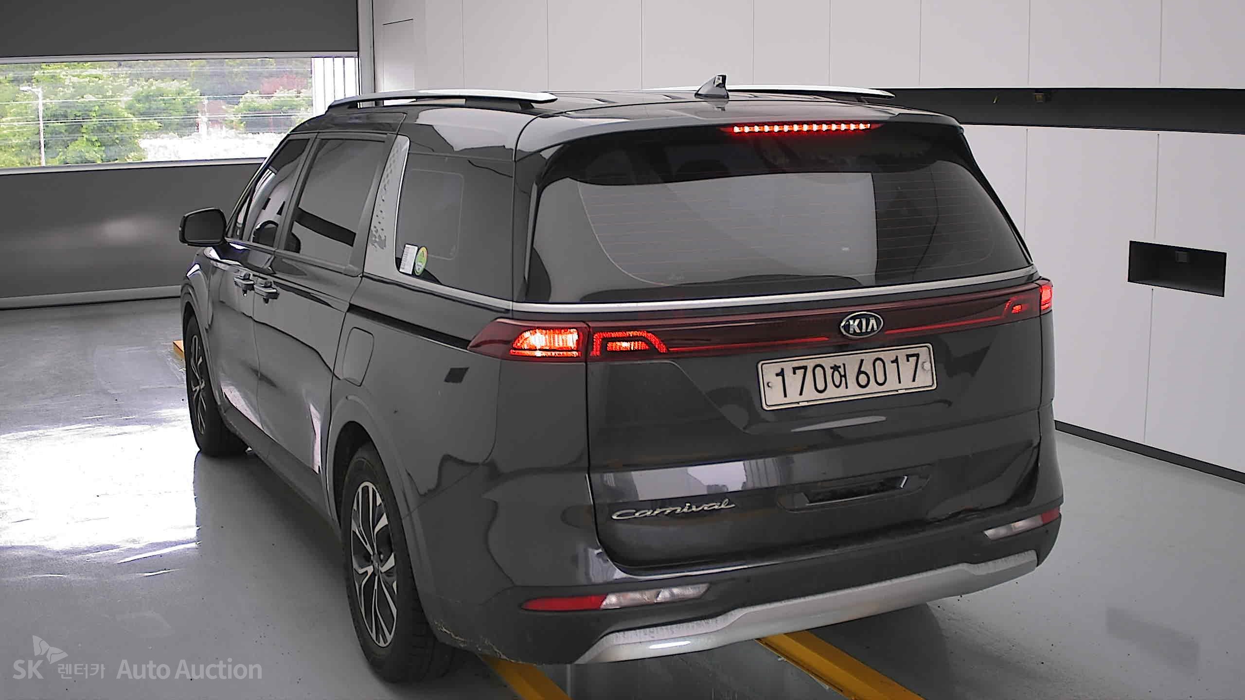 2021 - kia carnival